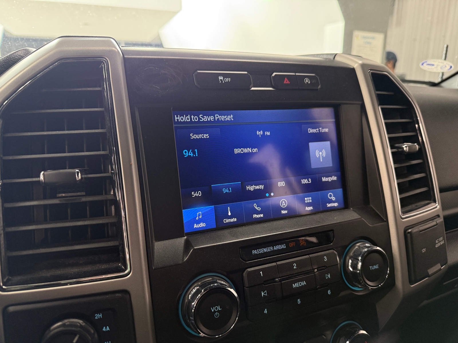 Thumbnail: 2019 Ford Econoline - 3