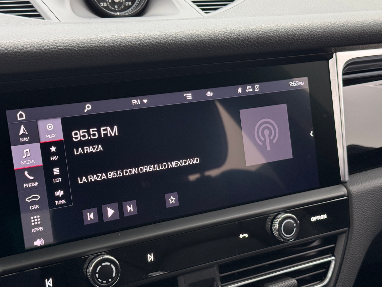 Thumbnail: 2024 Porsche Macan - 3