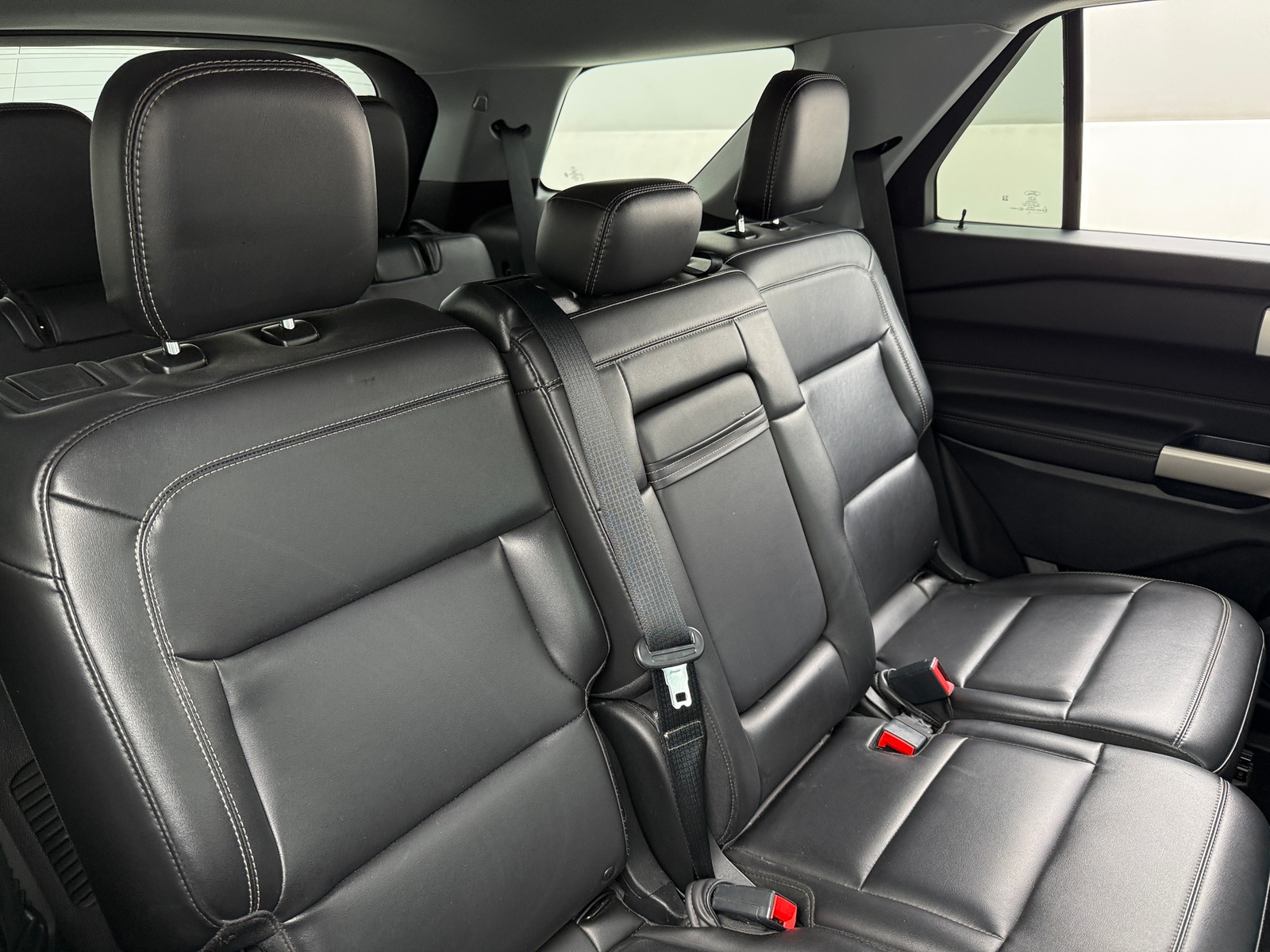 Thumbnail: 2022 Ford Explorer - 6