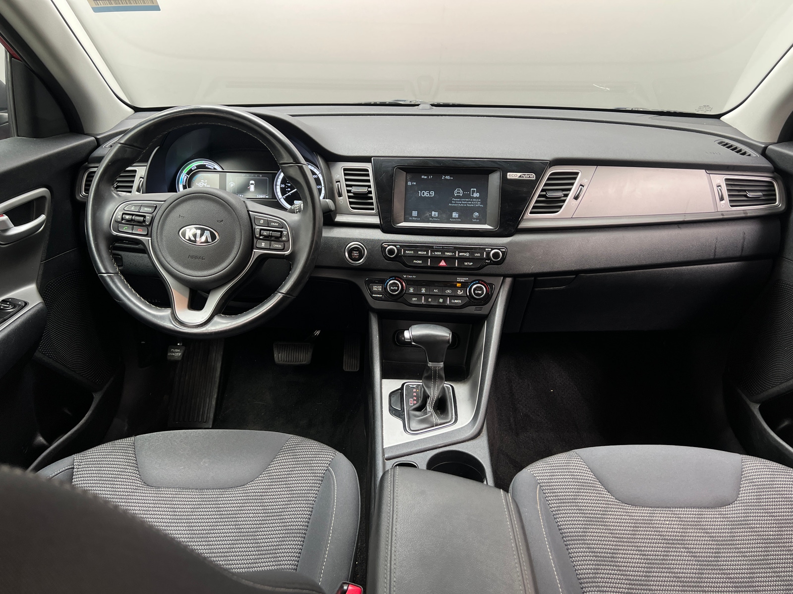 Thumbnail: 2018 Kia Niro - 3