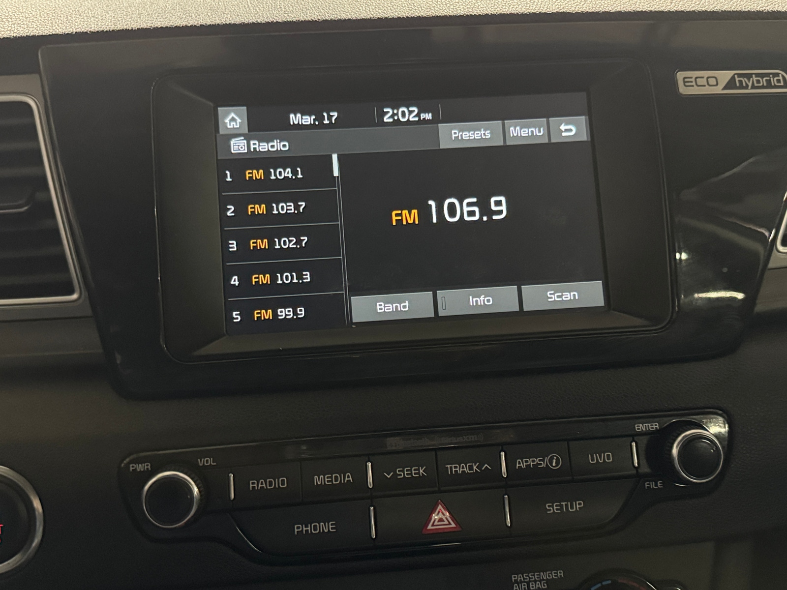 Thumbnail: 2018 Kia Niro - 4