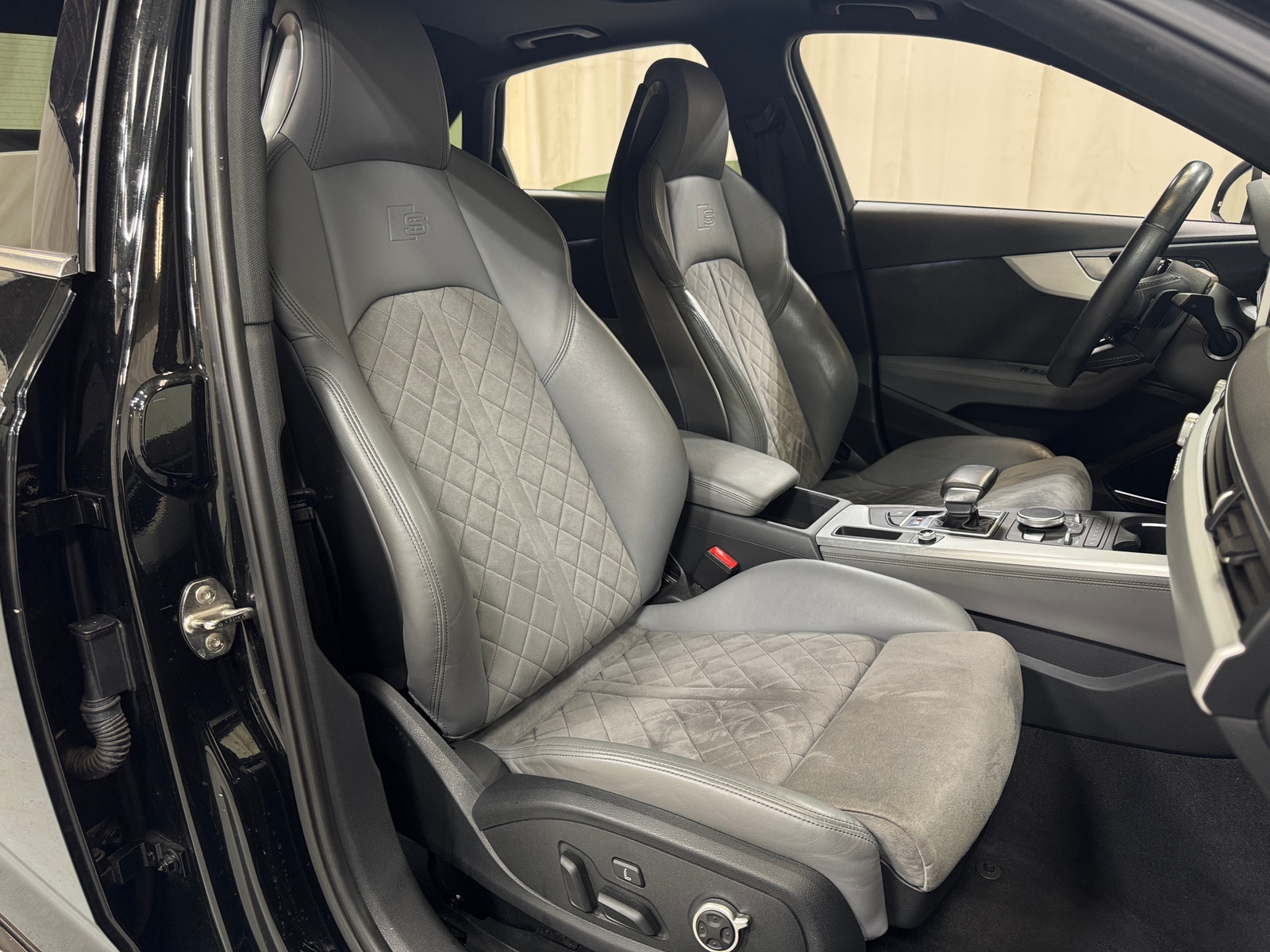 Thumbnail: 2019 Audi S4 - 2