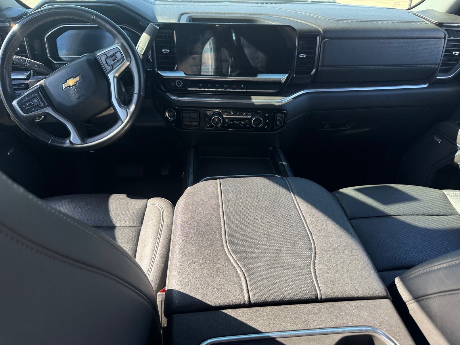 Thumbnail: 2024 Chevrolet Silverado 3500 - 2