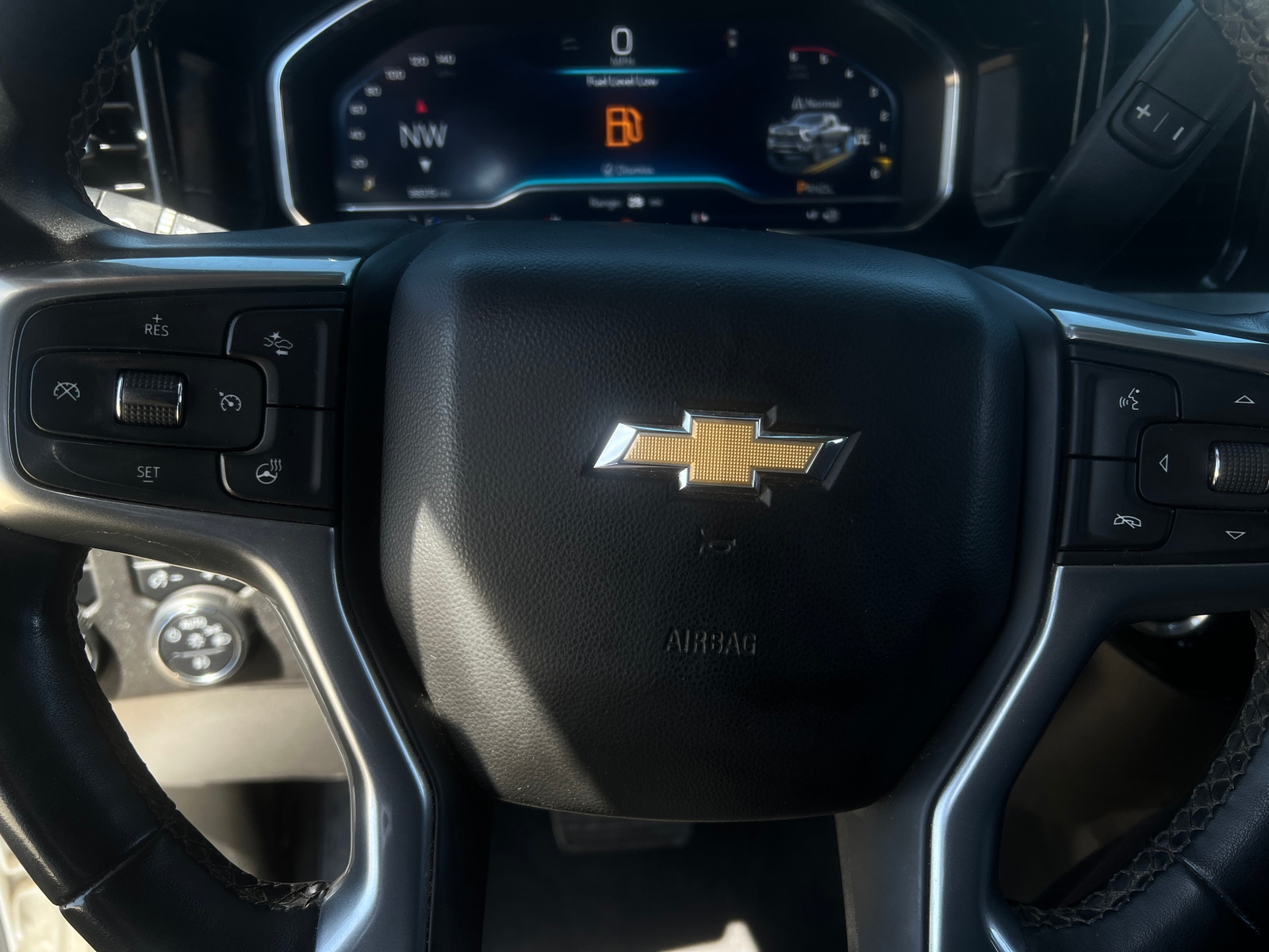 Thumbnail: 2024 Chevrolet Silverado 3500 - 4