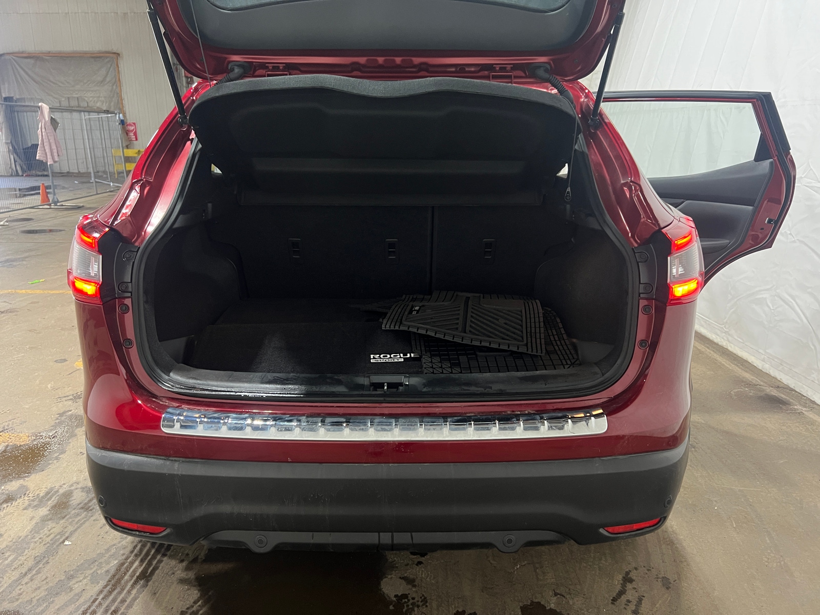 Thumbnail: 2020 Nissan Rogue Sport - 7