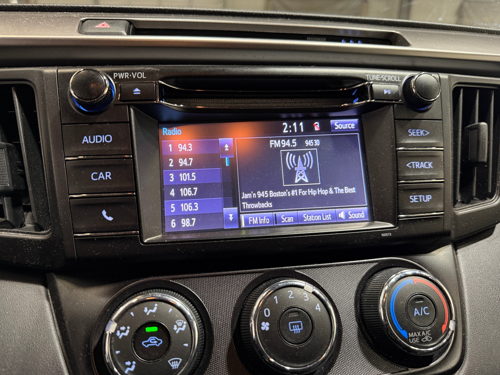 Thumbnail: 2018 Toyota RAV4 - 4