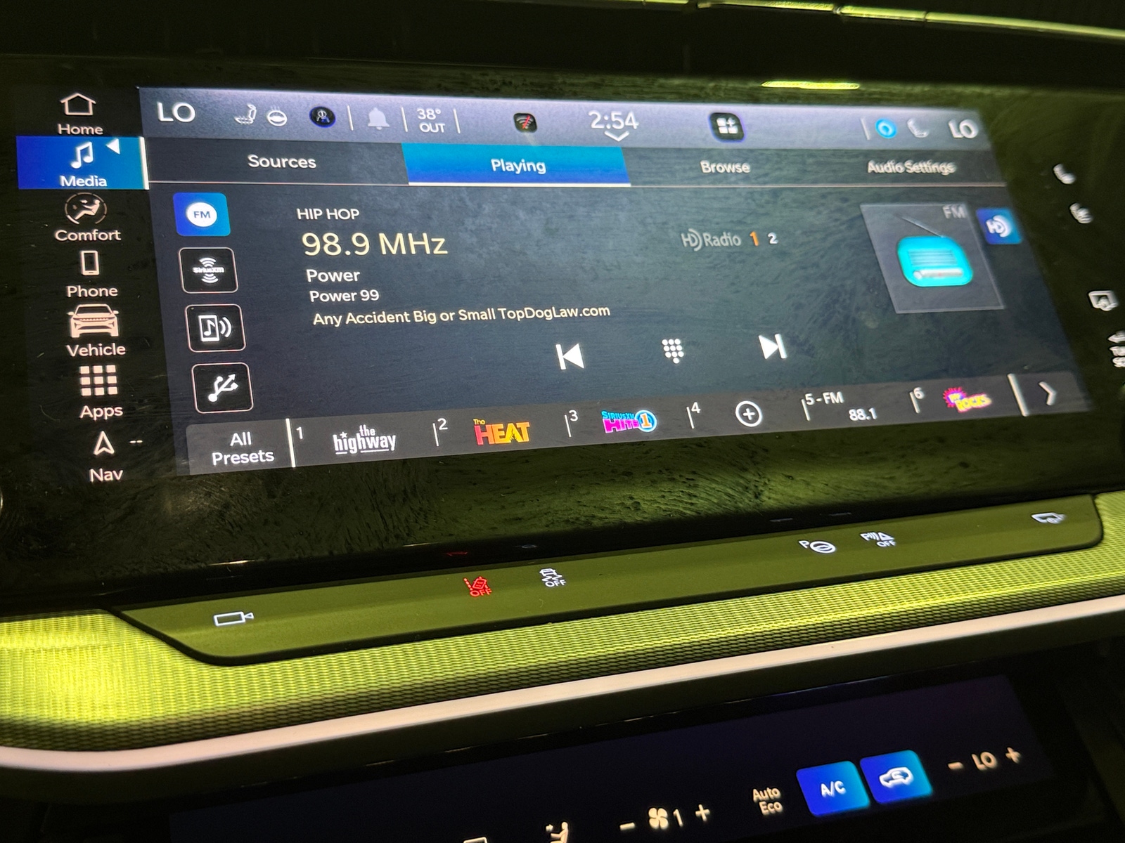 Thumbnail: 2024 Jeep Wagoneer S - 3