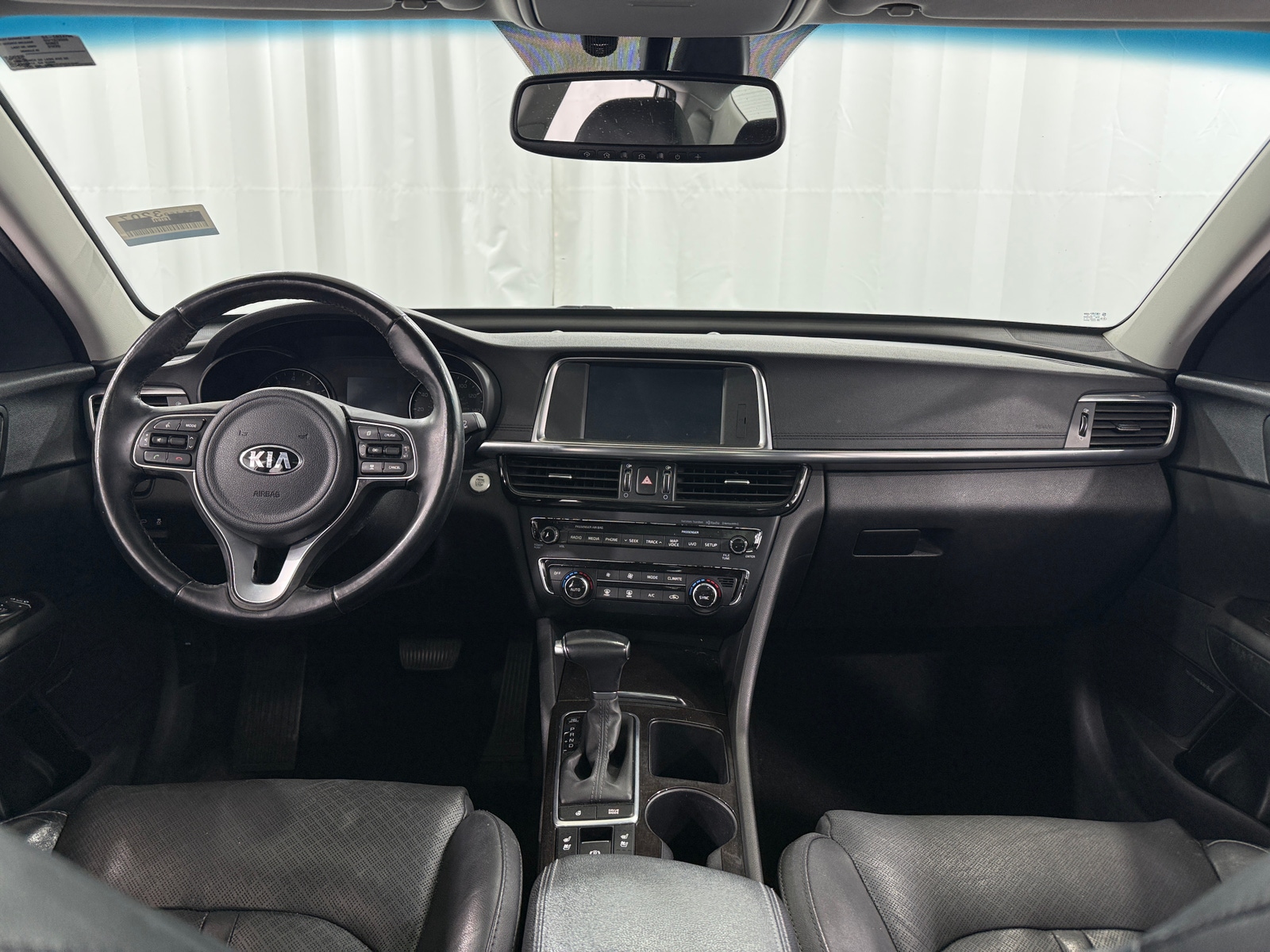 Thumbnail: 2017 Kia Optima - 2