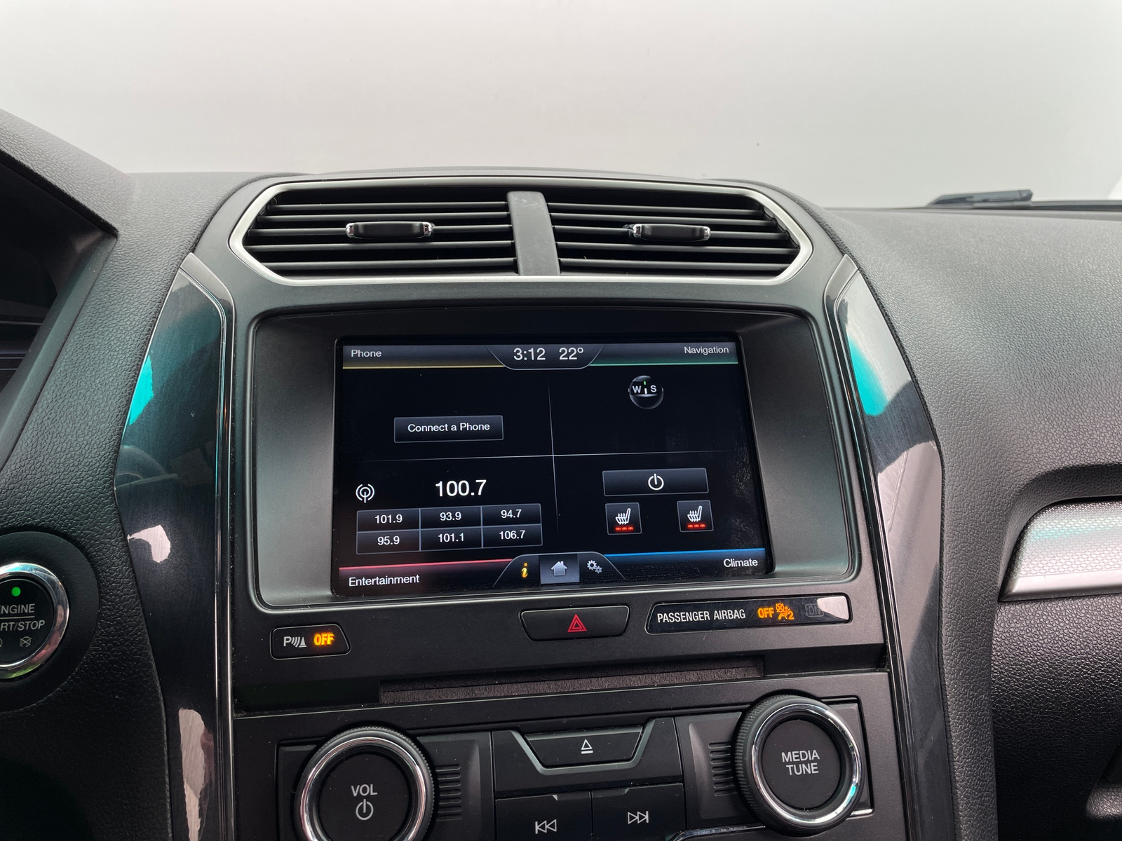 Thumbnail: 2016 Ford Explorer - 3