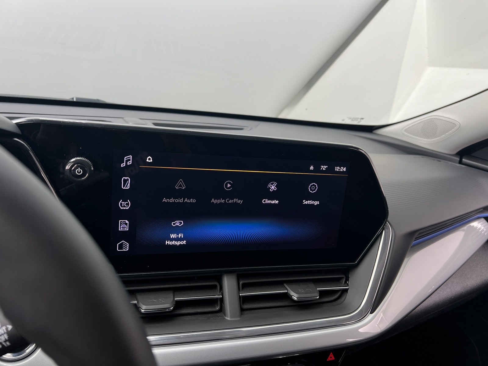 Thumbnail: 2025 Chevrolet Trax - 4