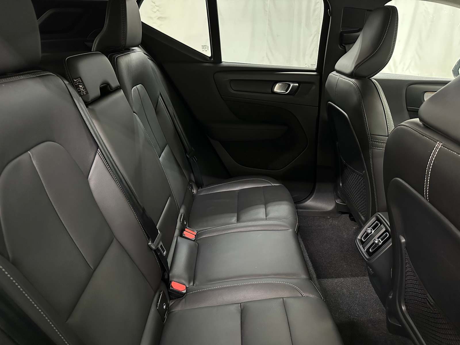 Thumbnail: 2025 Volvo XC40 - 6