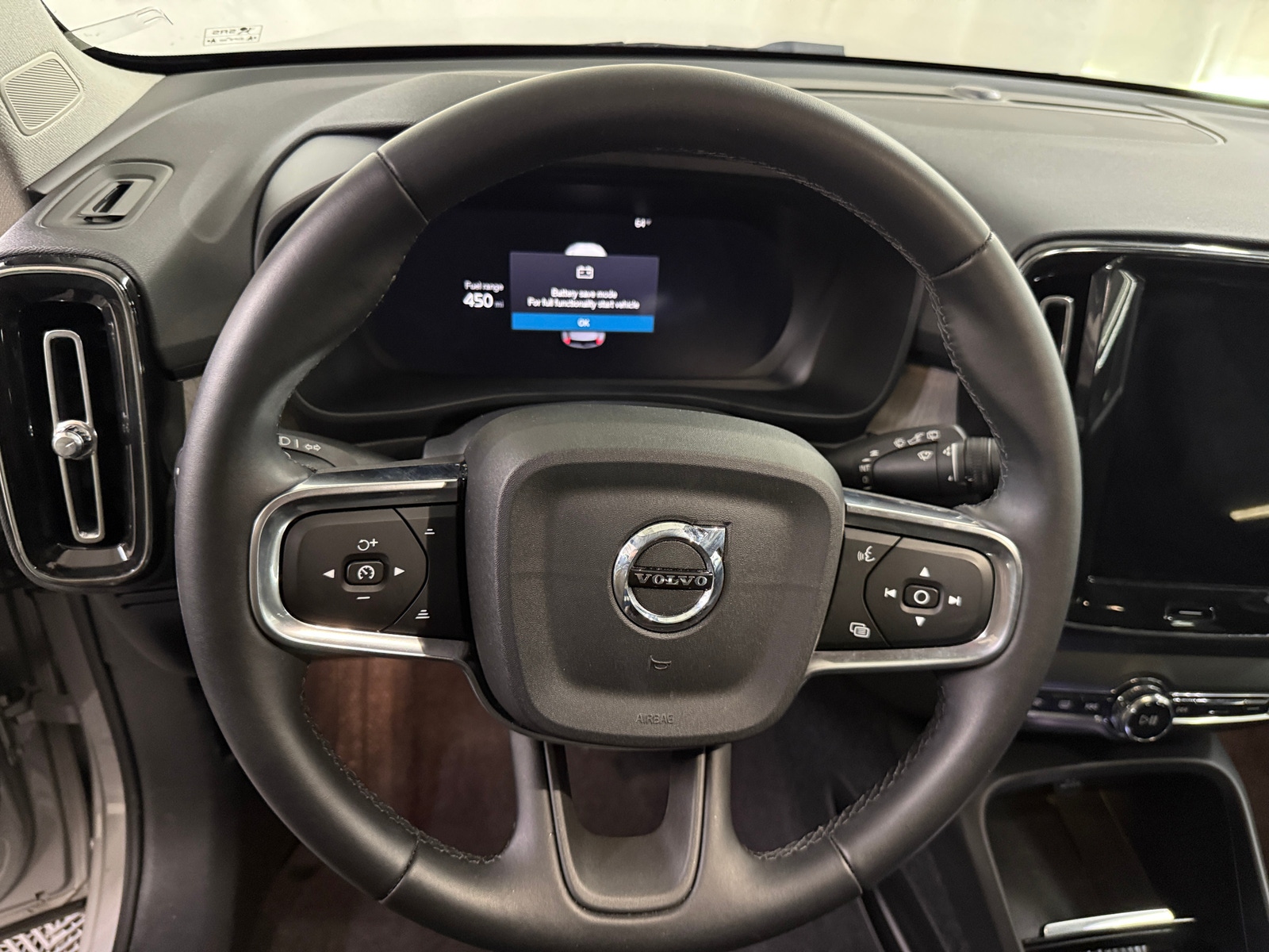 Thumbnail: 2025 Volvo XC40 - 5