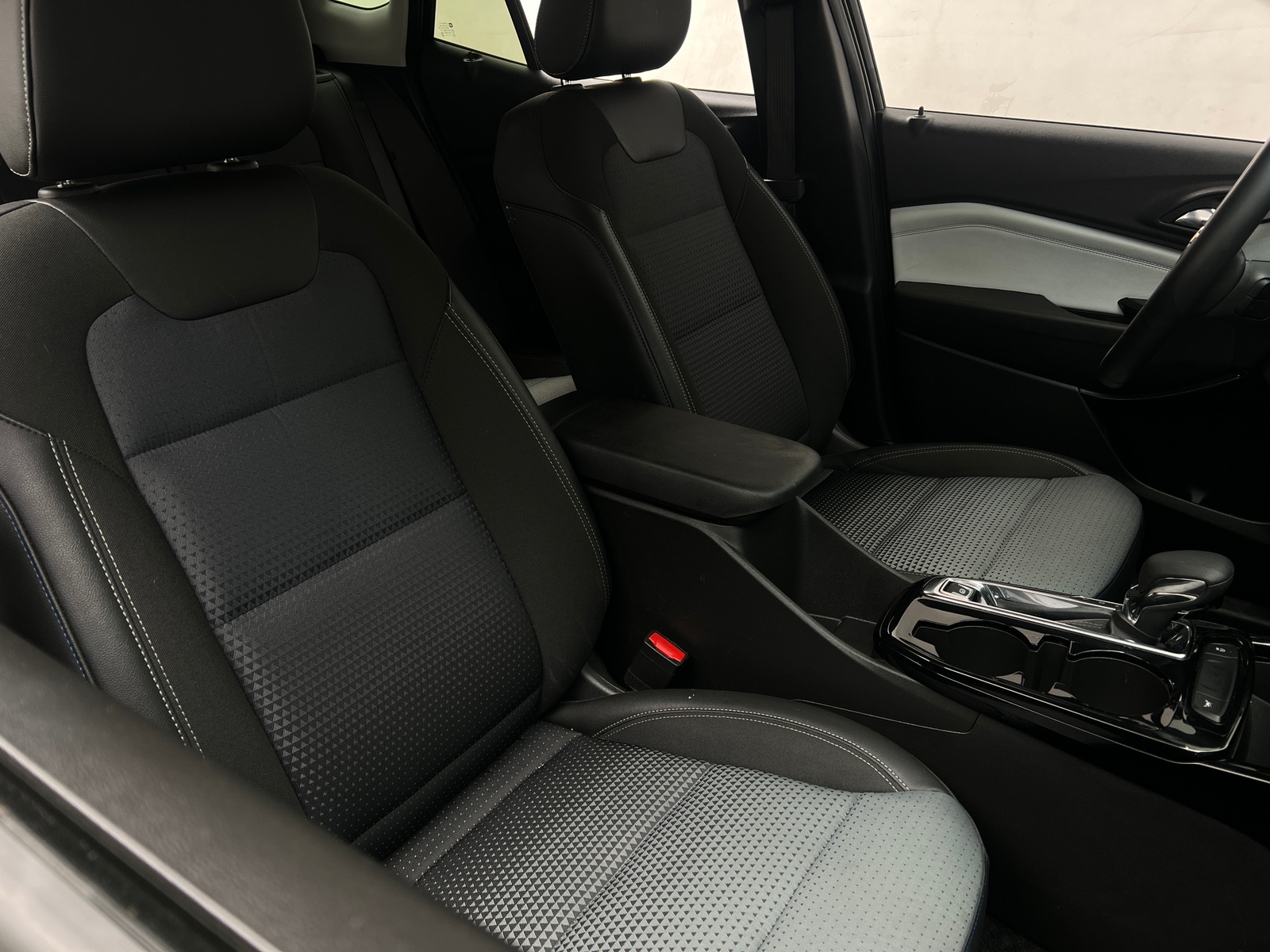 Thumbnail: 2025 Chevrolet Trax - 2