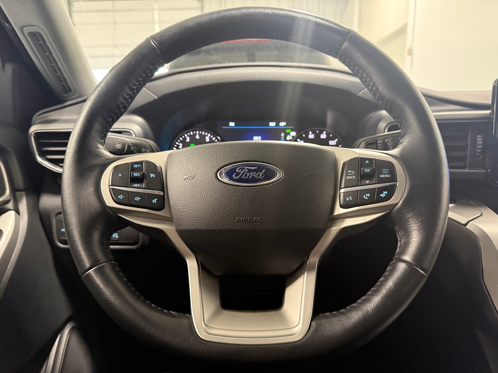 Thumbnail: 2022 Ford Explorer - 5