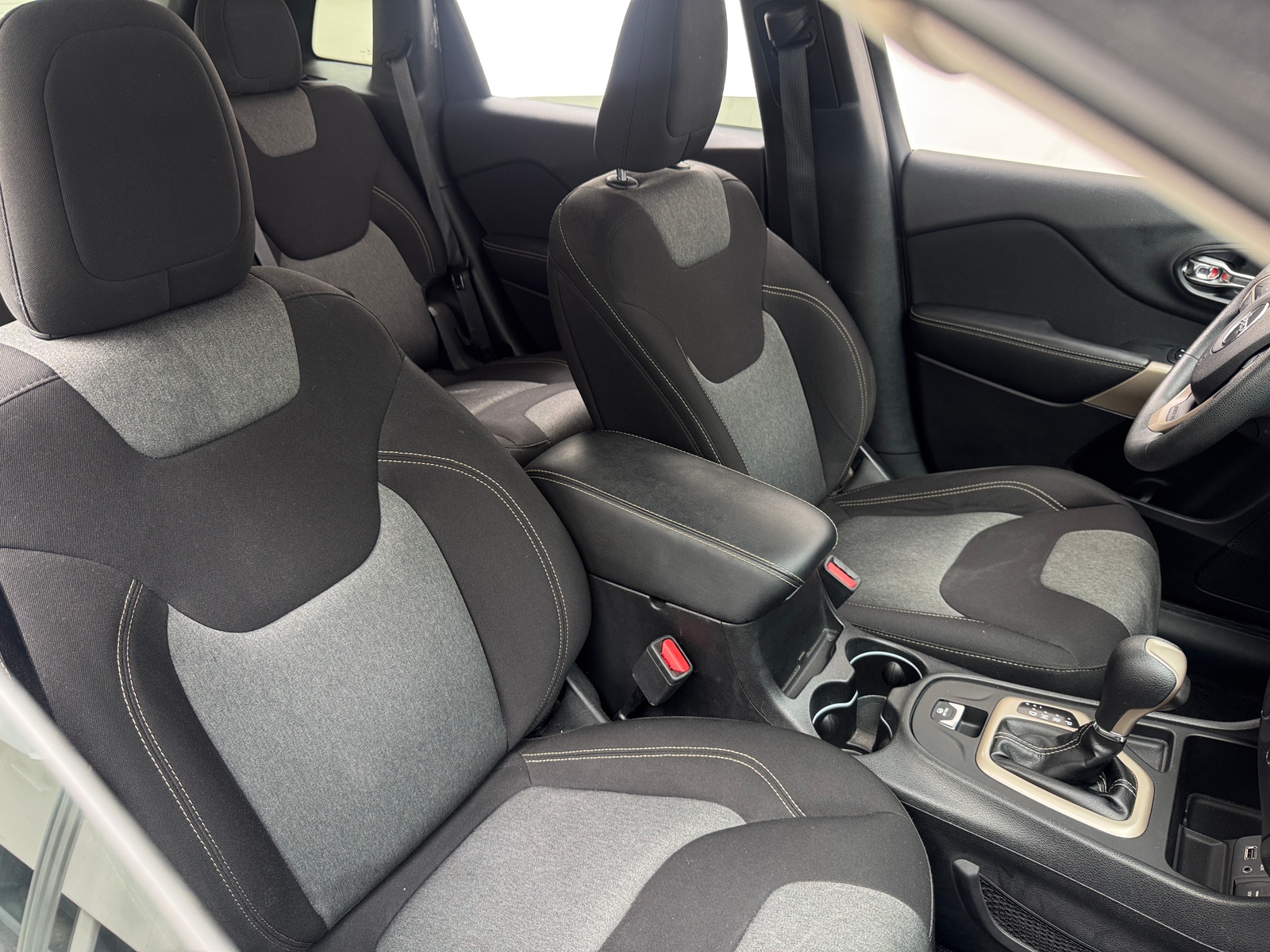 Thumbnail: 2018 Jeep Cherokee - 2