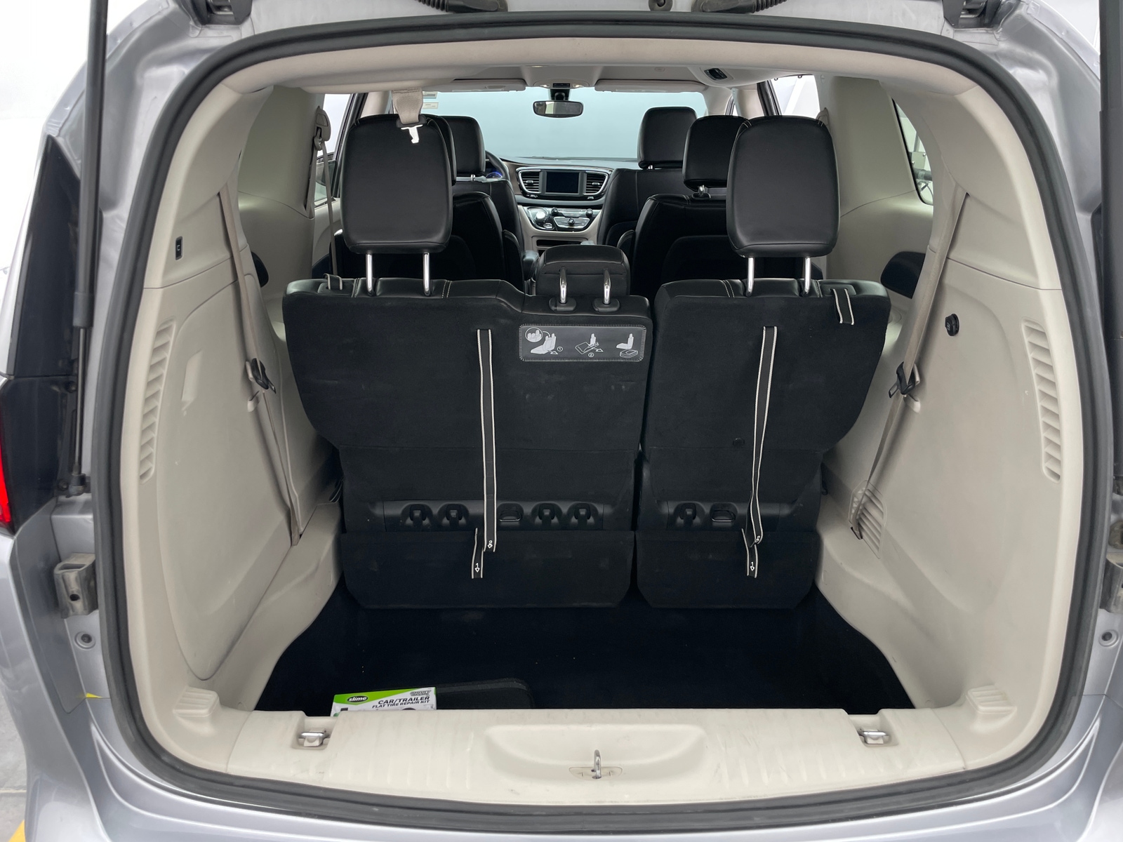 Thumbnail: 2020 Chrysler Voyager - 7