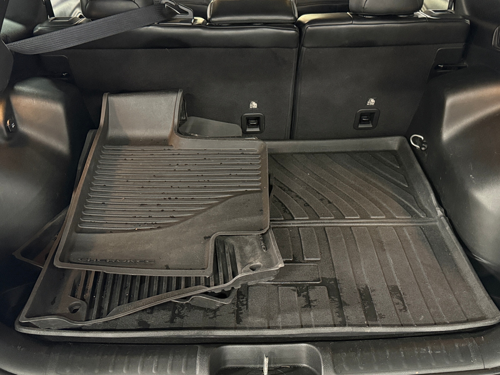 Thumbnail: 2019 Jeep Cherokee - 7