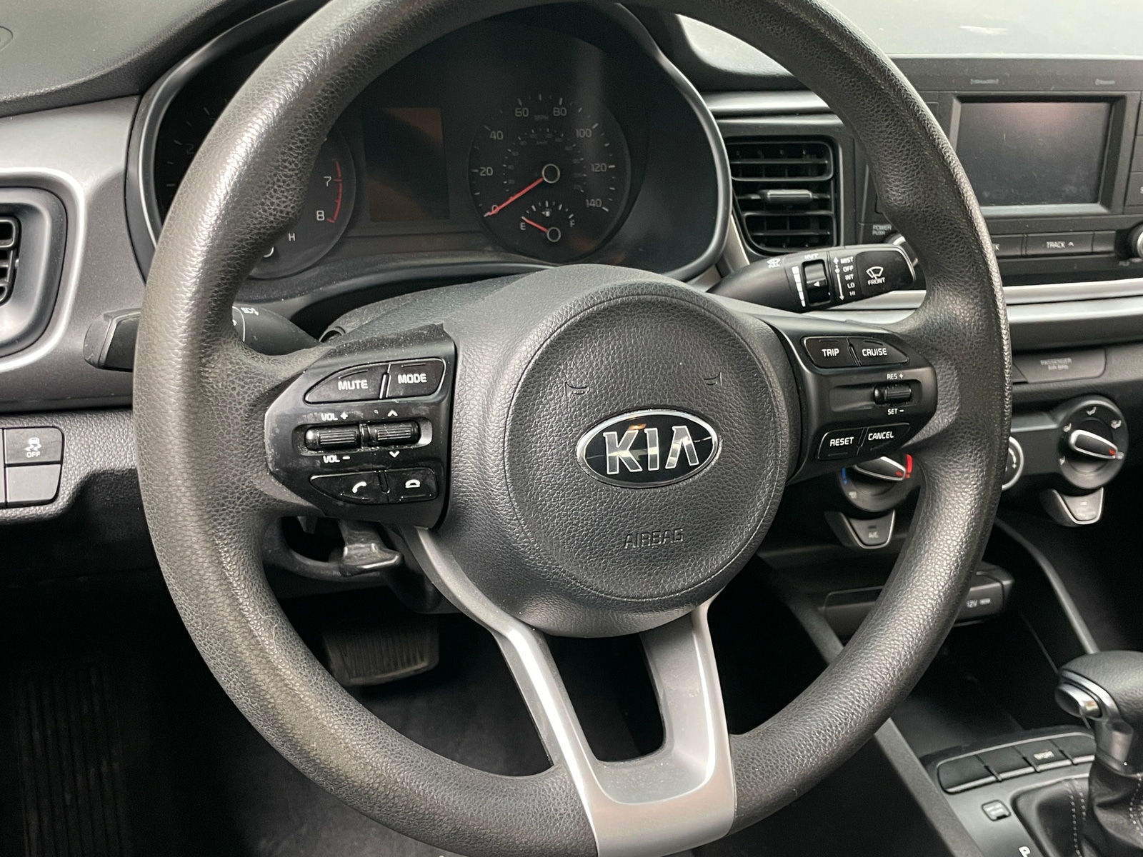Thumbnail: 2019 Kia Rio - 5