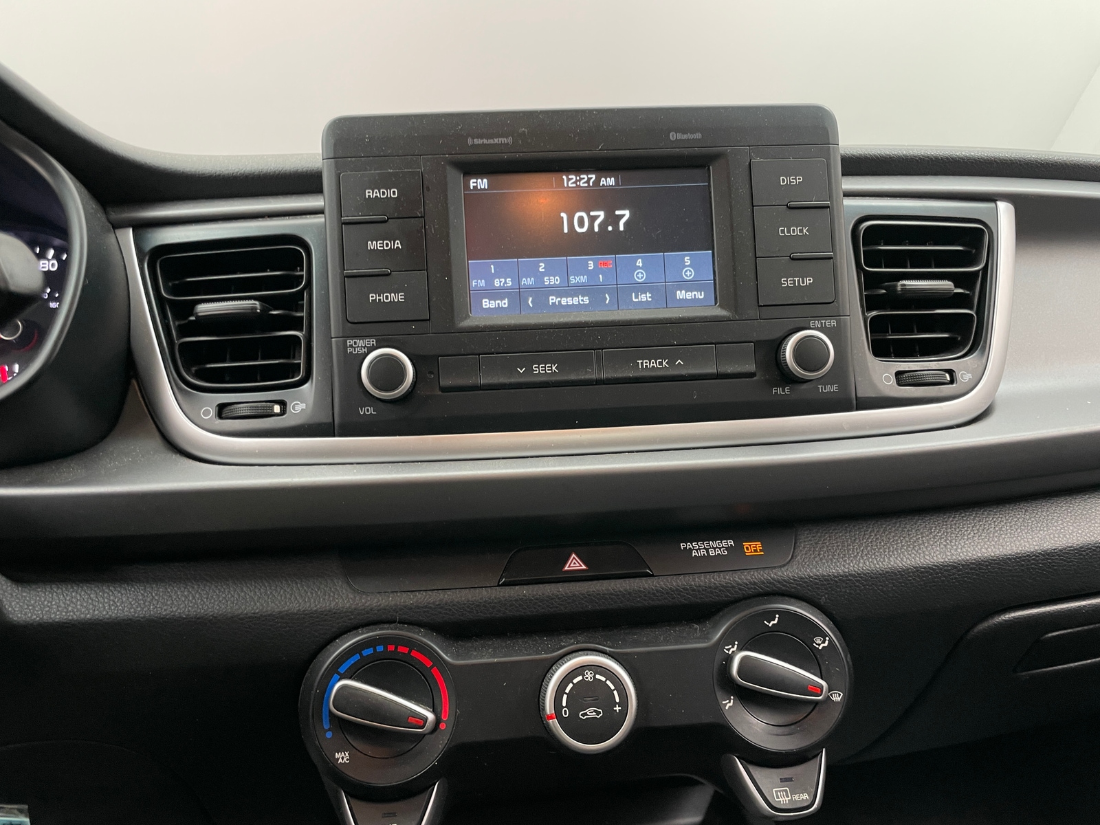 Thumbnail: 2019 Kia Rio - 4