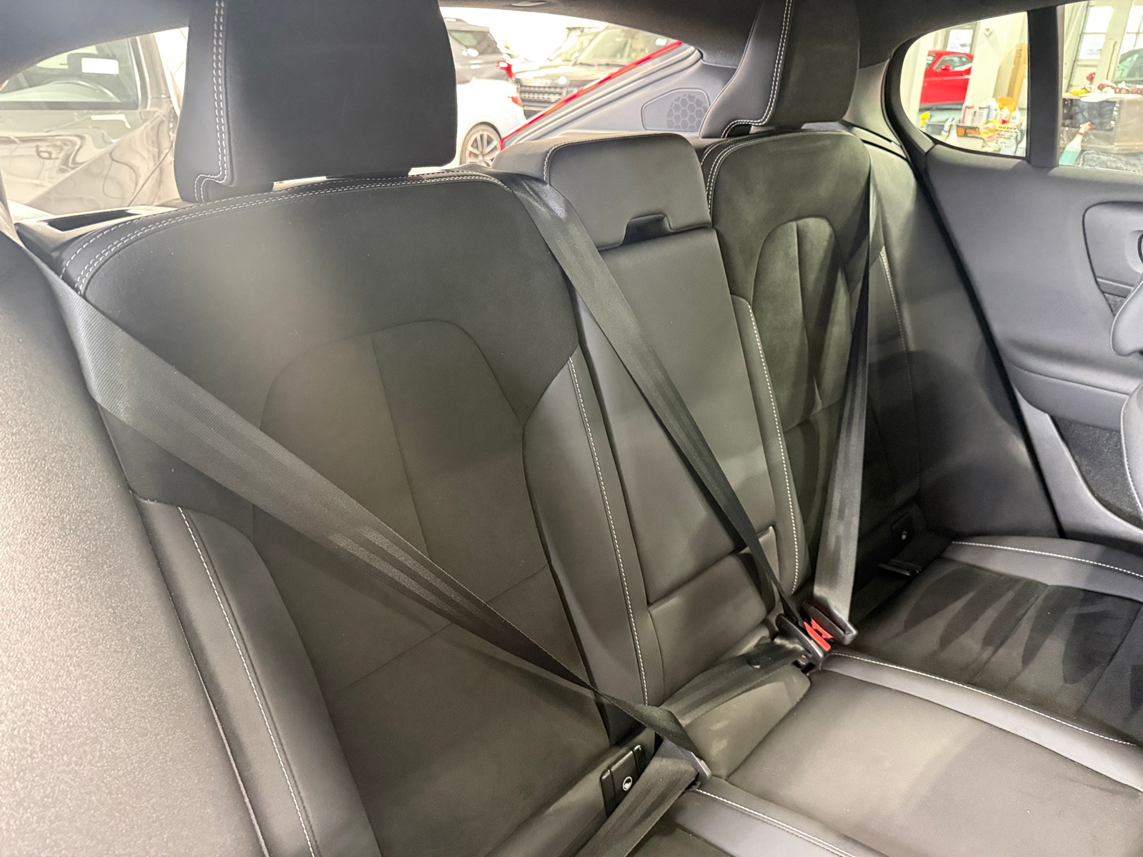 Thumbnail: 2023 Volvo C40 - 6