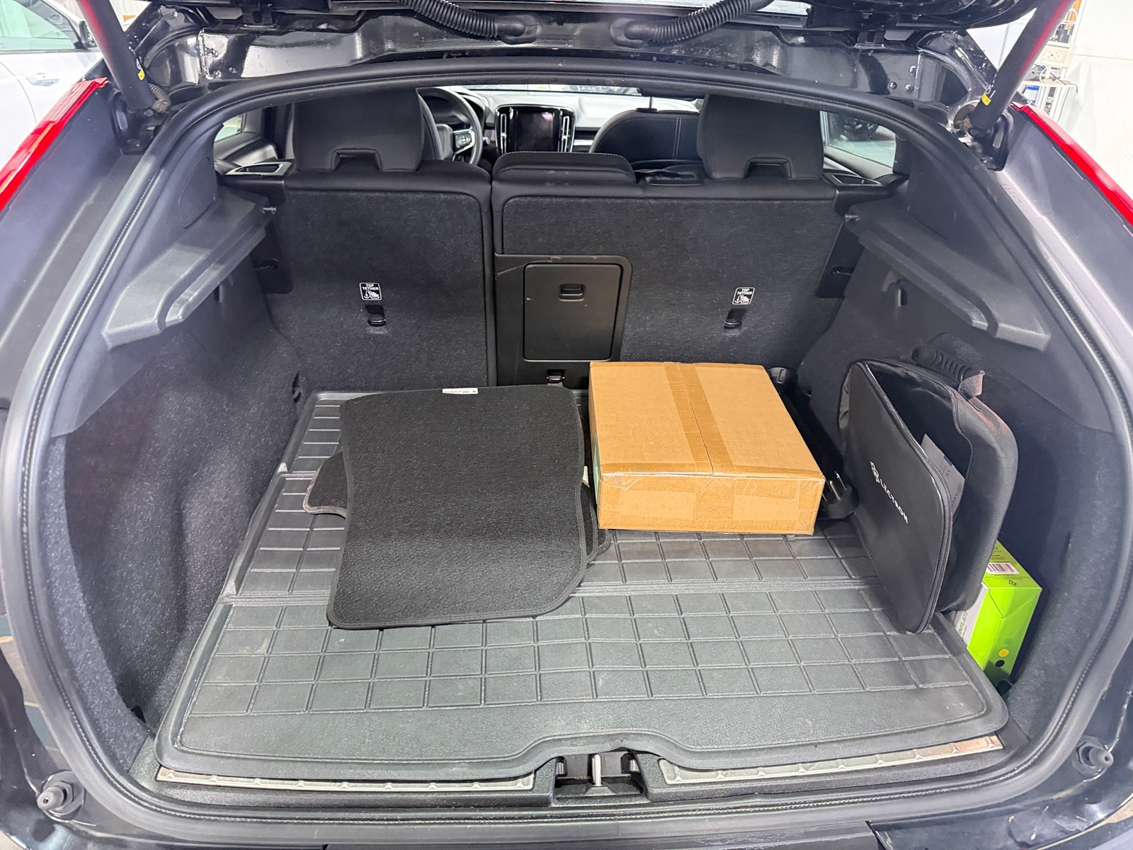 Thumbnail: 2023 Volvo C40 - 7