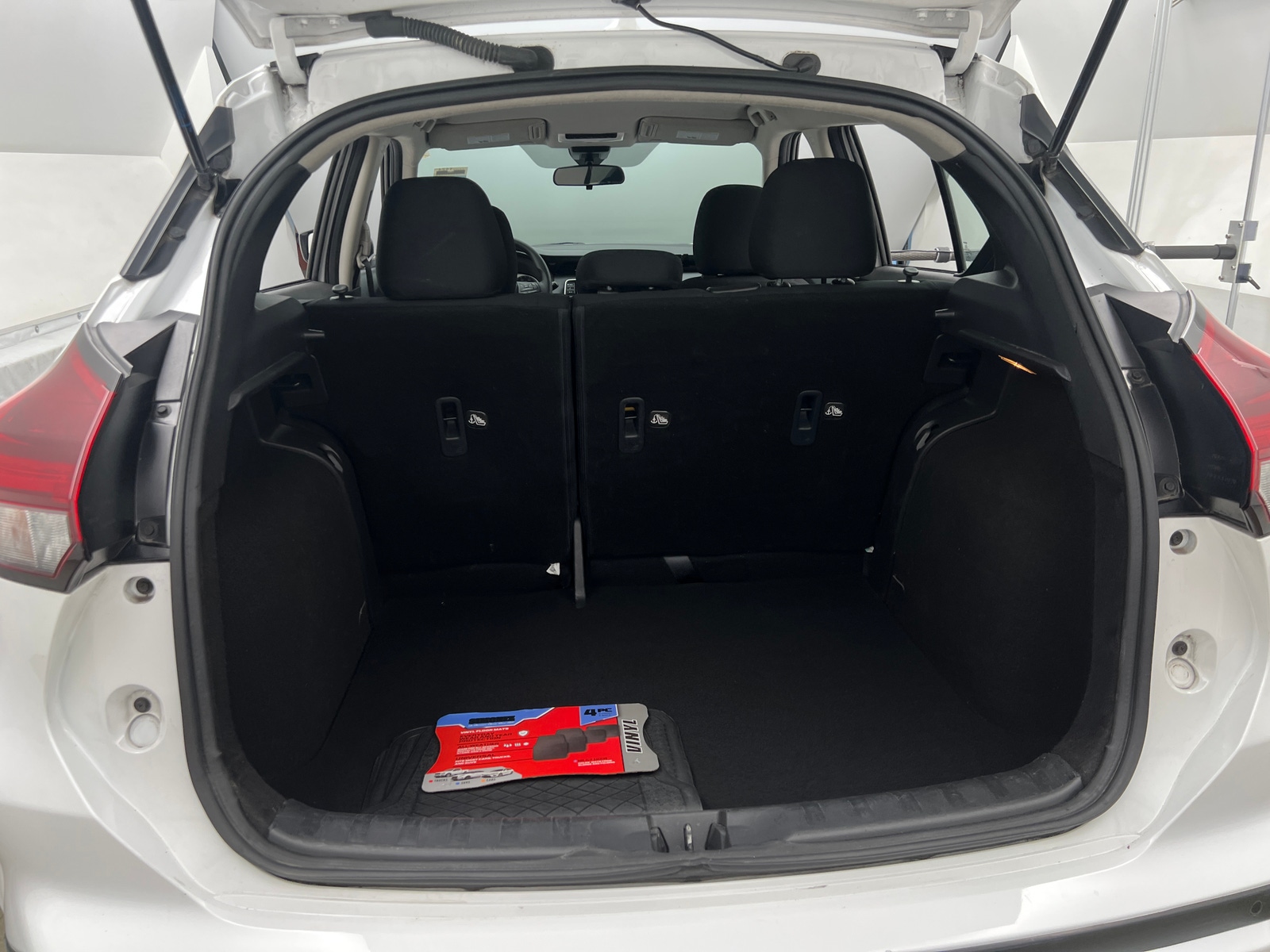 Thumbnail: 2023 Nissan Kicks - 7