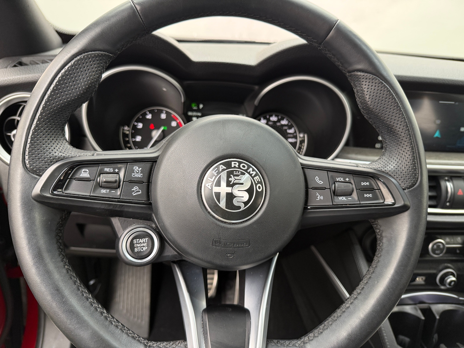 Thumbnail: 2022 Alfa Romeo Stelvio - 4