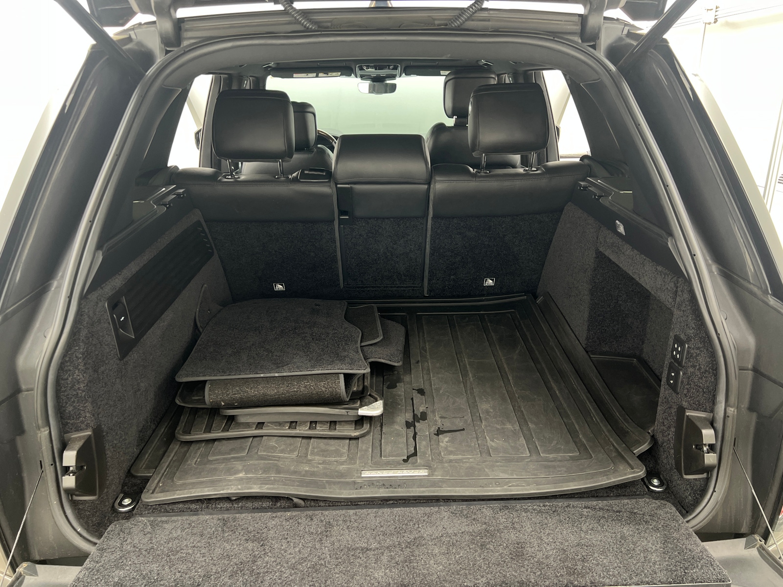 Thumbnail: 2021 Land Rover Range Rover - 6