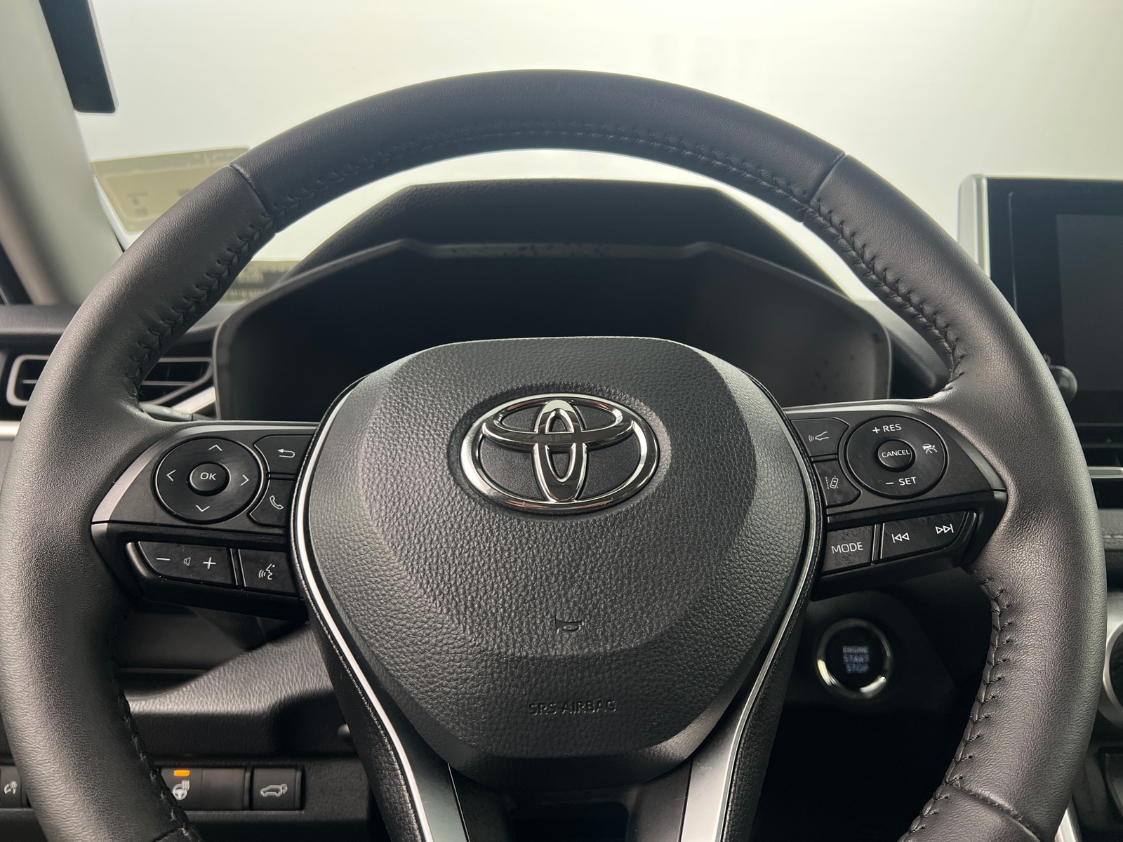 Thumbnail: 2025 Toyota RAV4 - 4