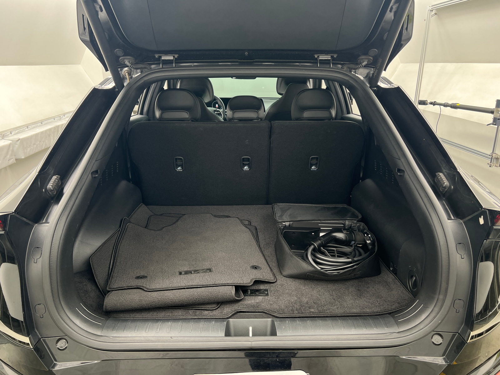 Thumbnail: 2023 Kia EV6 - 6