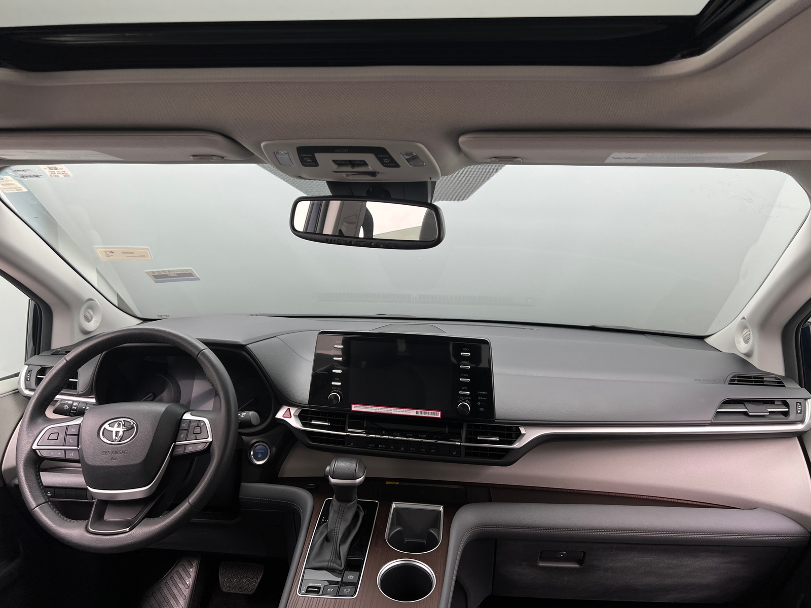 Thumbnail: 2024 Toyota Sienna - 2