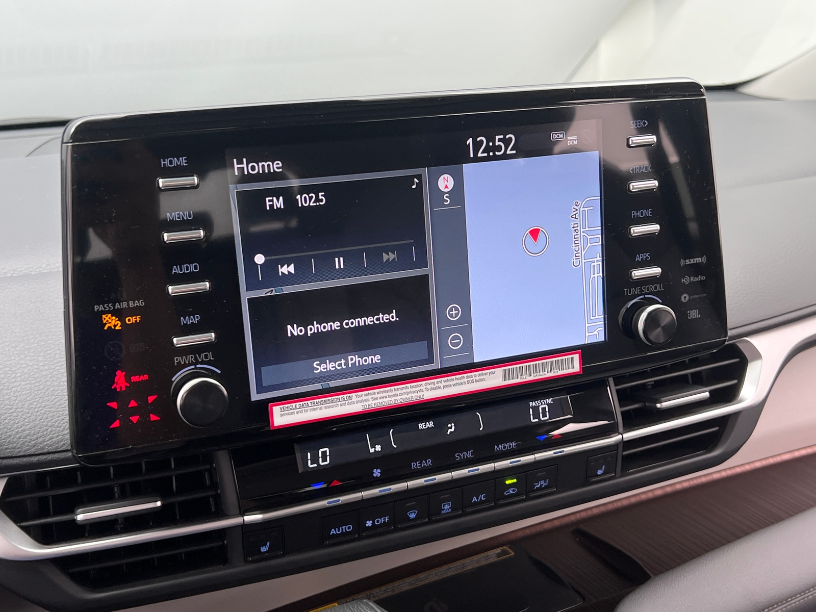 Thumbnail: 2024 Toyota Sienna - 3