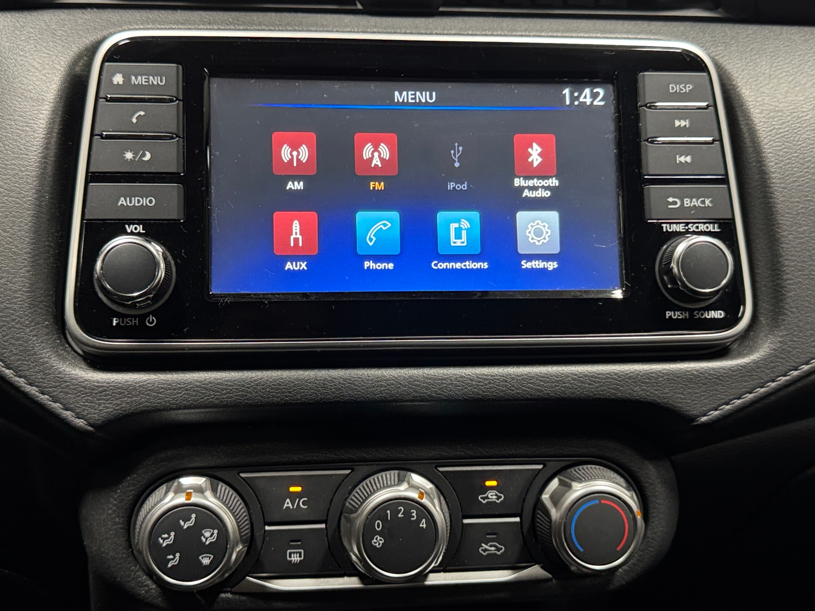 Thumbnail: 2022 Nissan Versa - 4