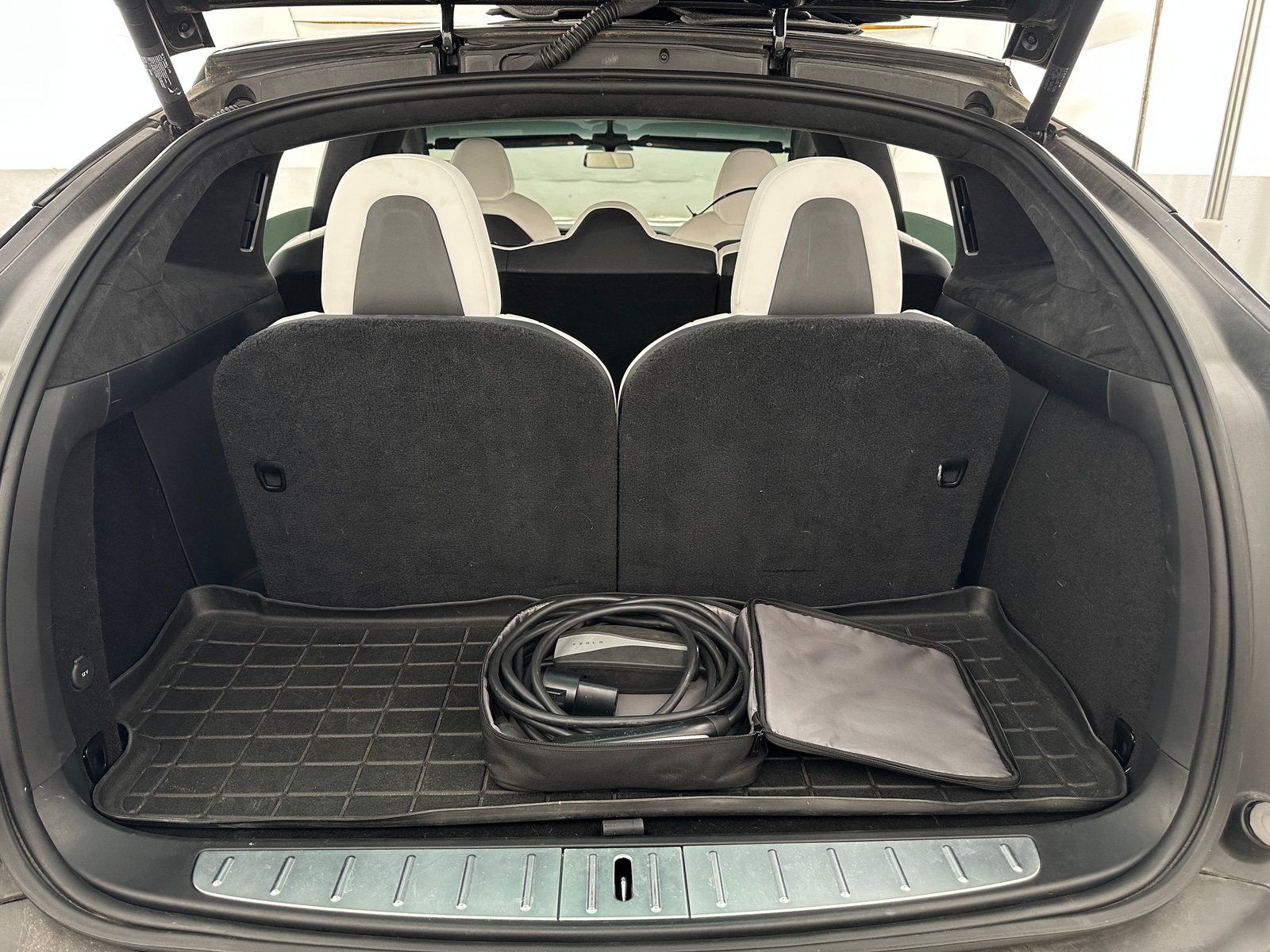 Thumbnail: 2020 Tesla Model X - 5