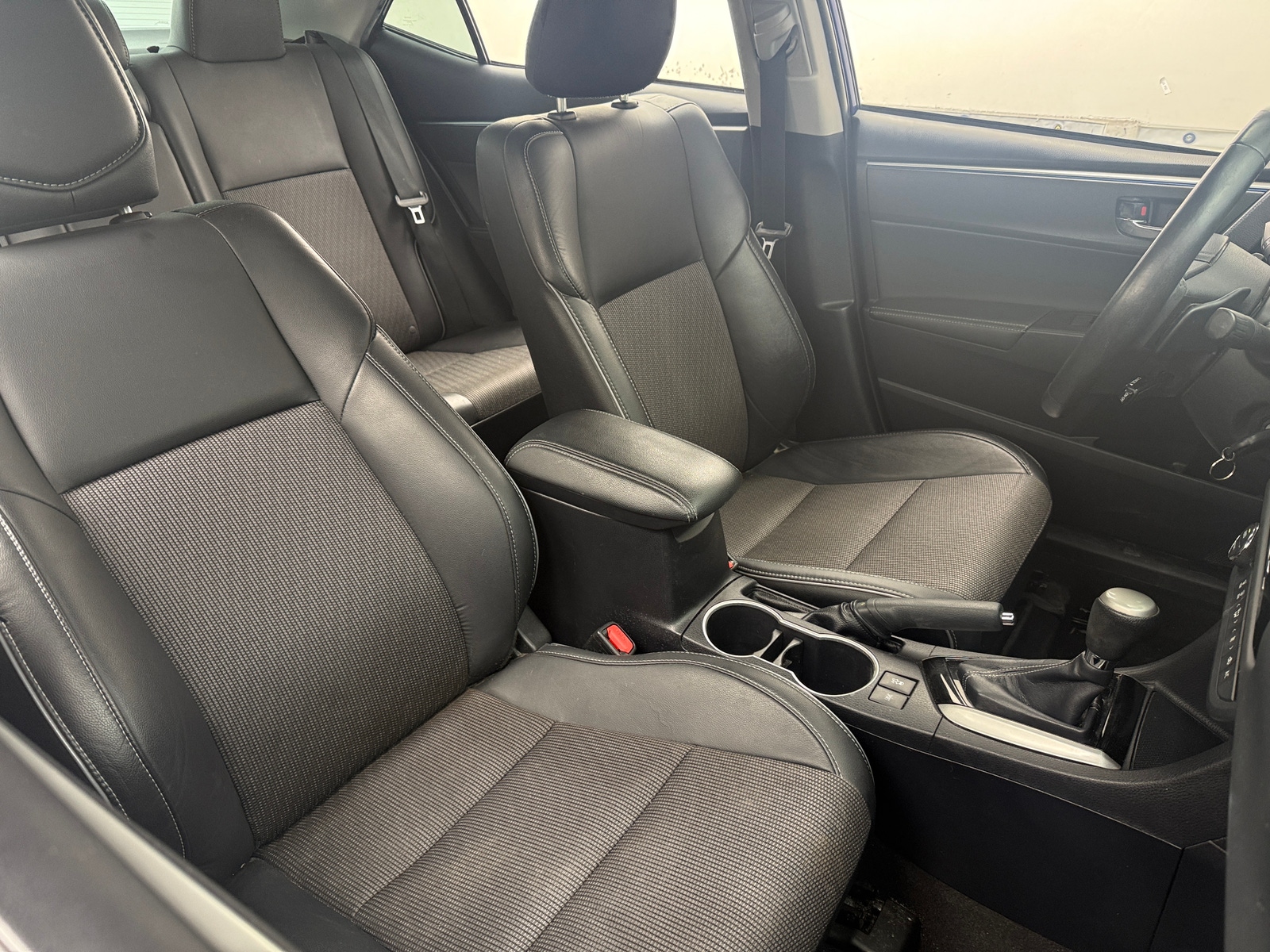 Thumbnail: 2016 Toyota Corolla - 2