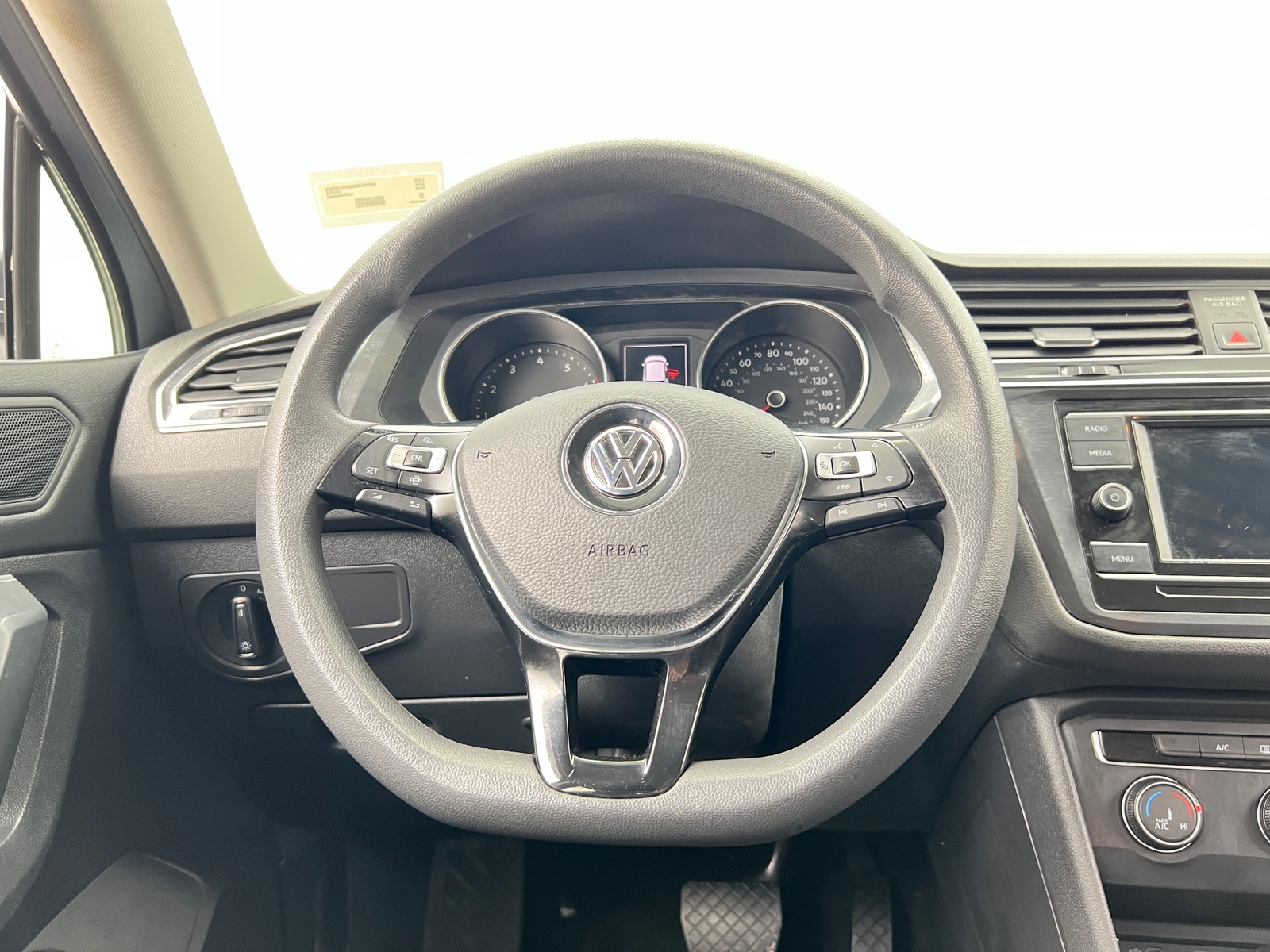 Thumbnail: 2021 Volkswagen Tiguan - 5