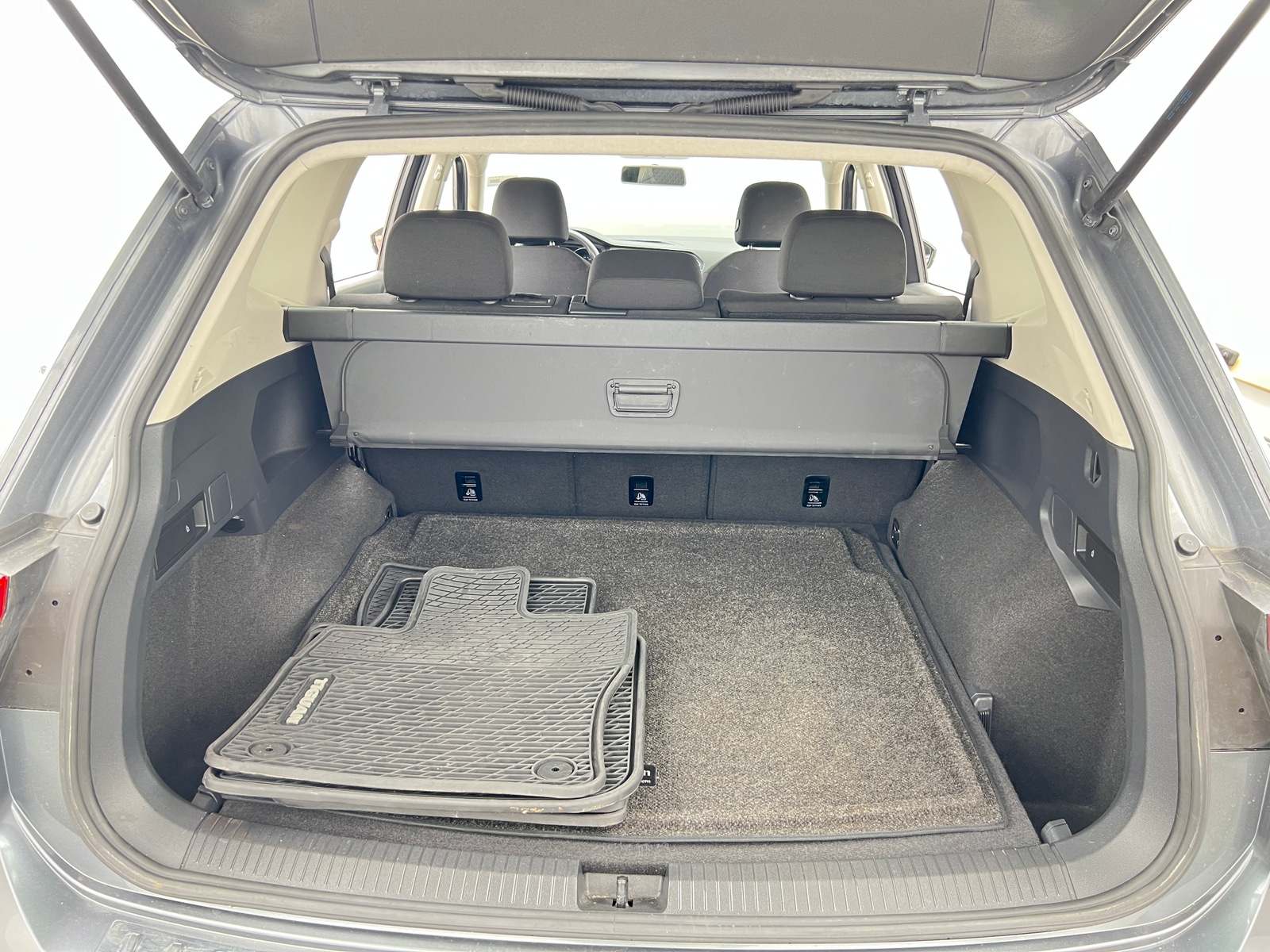 Thumbnail: 2021 Volkswagen Tiguan - 7