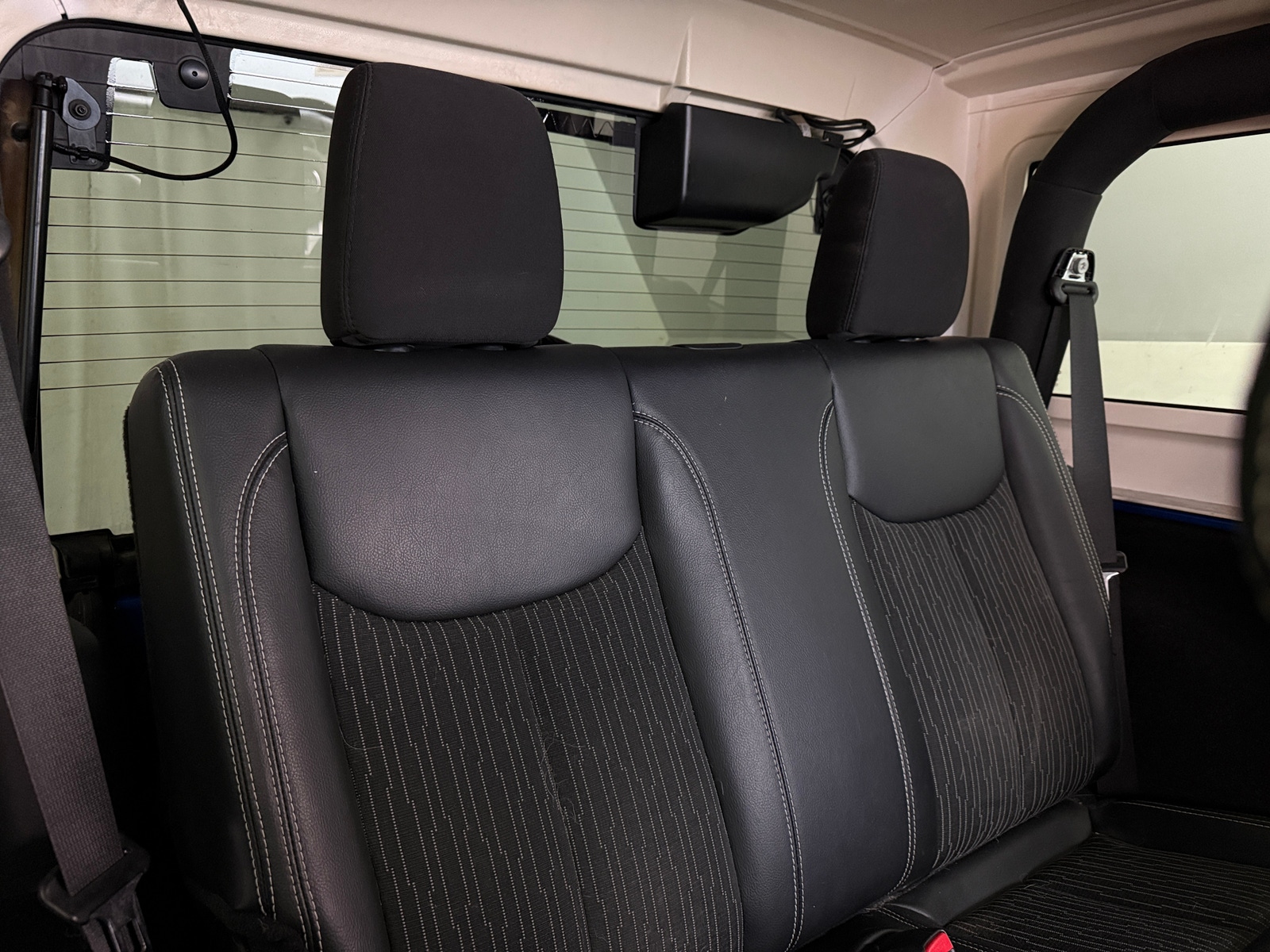 Thumbnail: 2015 Jeep Wrangler - 6