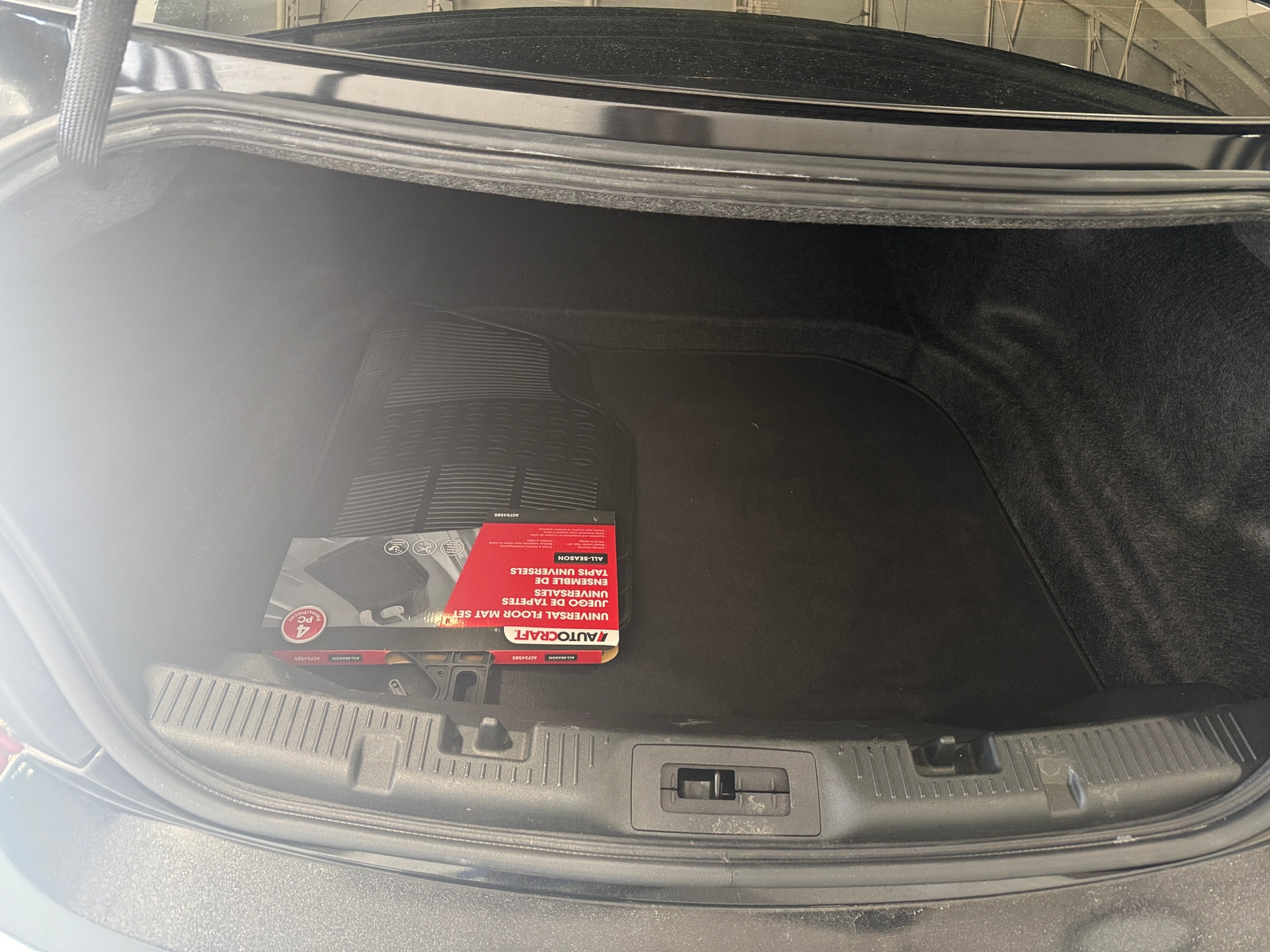 Thumbnail: 2013 Lincoln MKS - 6