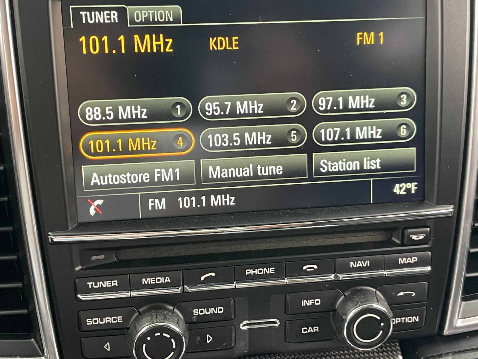 Thumbnail: 2016 Porsche Panamera - 3