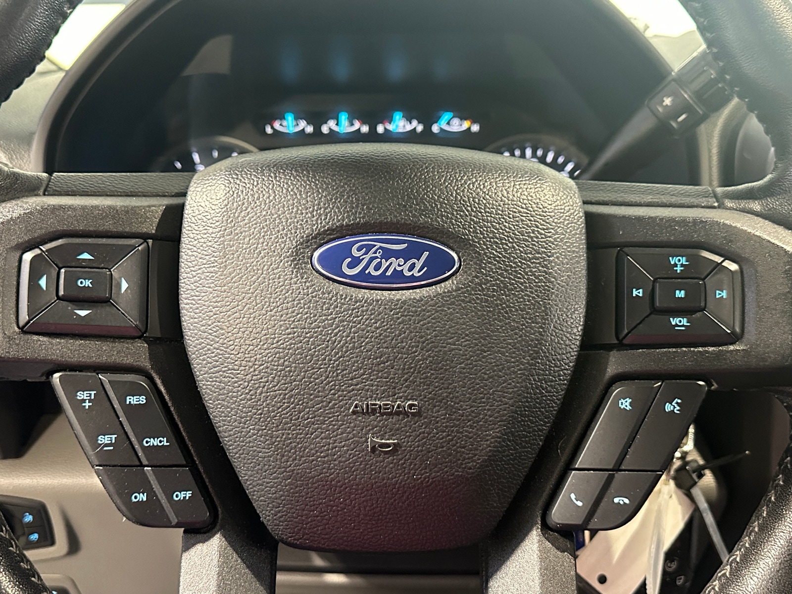 Thumbnail: 2019 Ford Econoline - 5