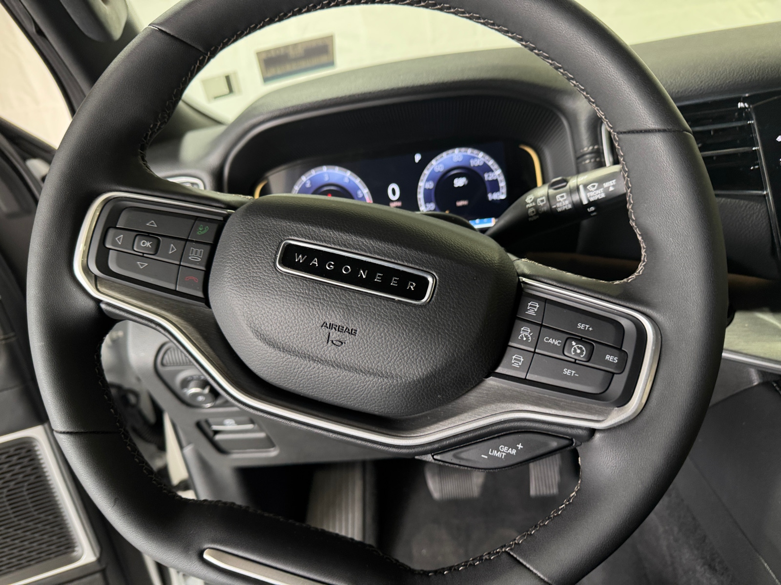 Thumbnail: 2025 Jeep Wagoneer - 4