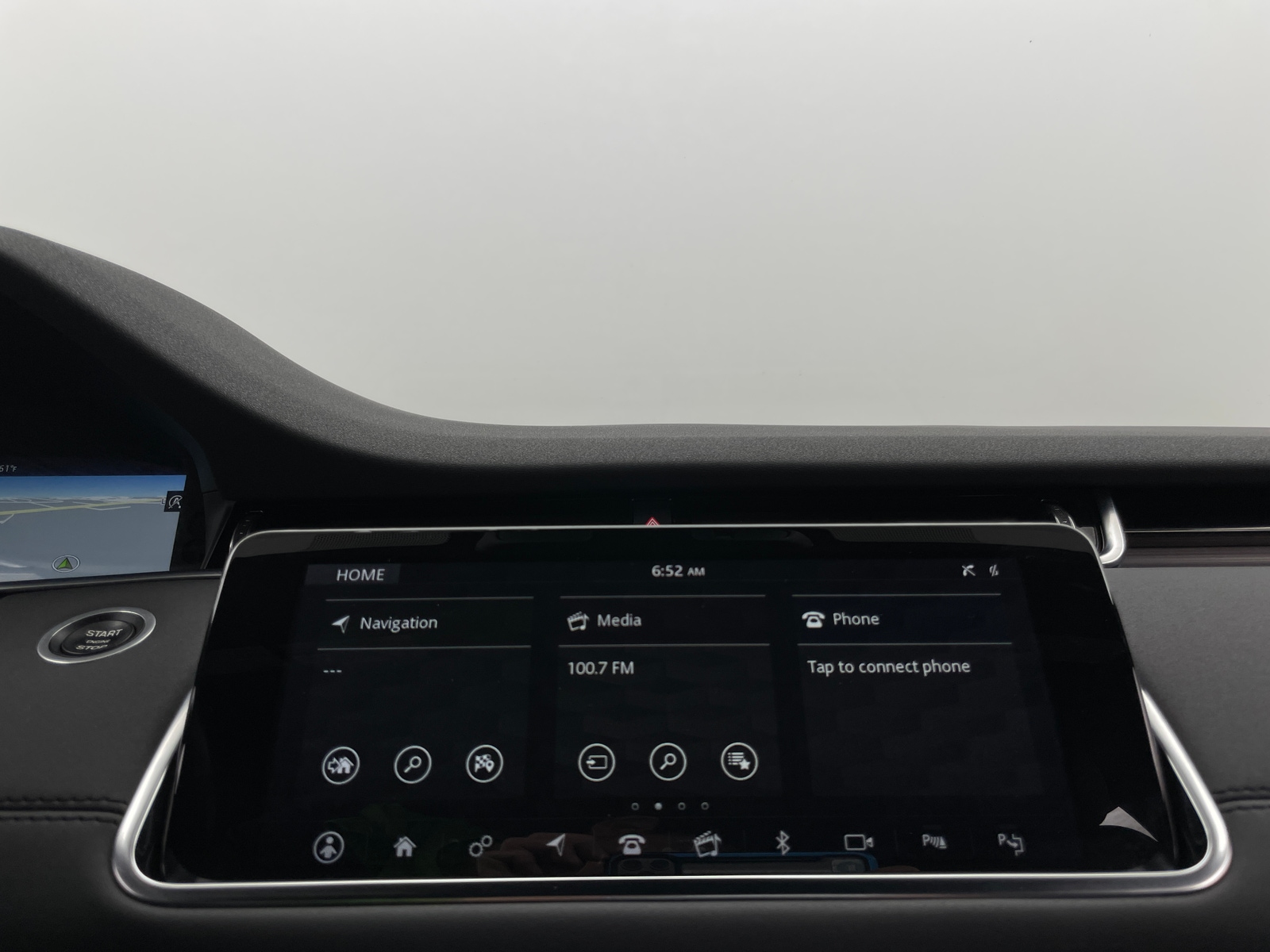 Thumbnail: 2020 Land Rover Range Rover Evoque - 3