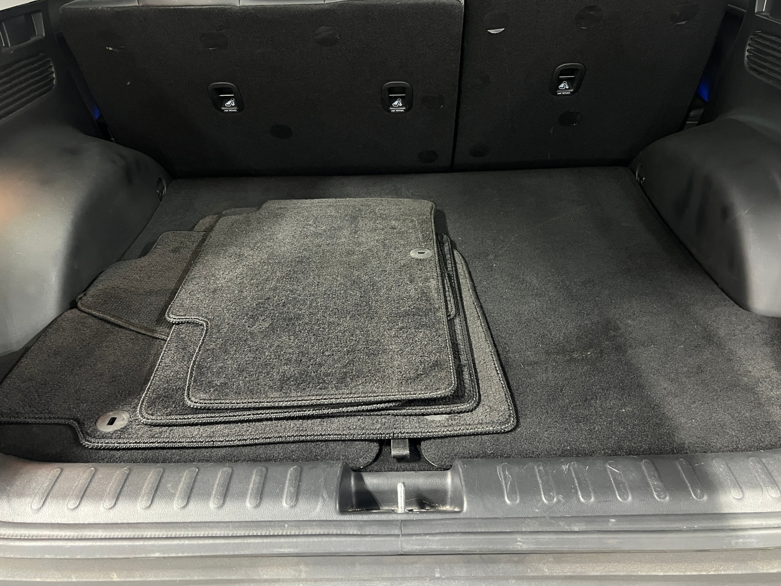 Thumbnail: 2023 Hyundai Ioniq 5 - 6