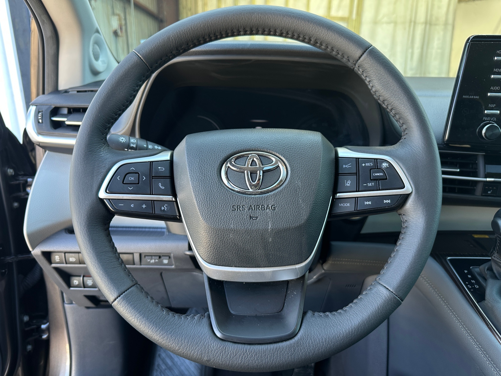 Thumbnail: 2024 Toyota Sienna - 4