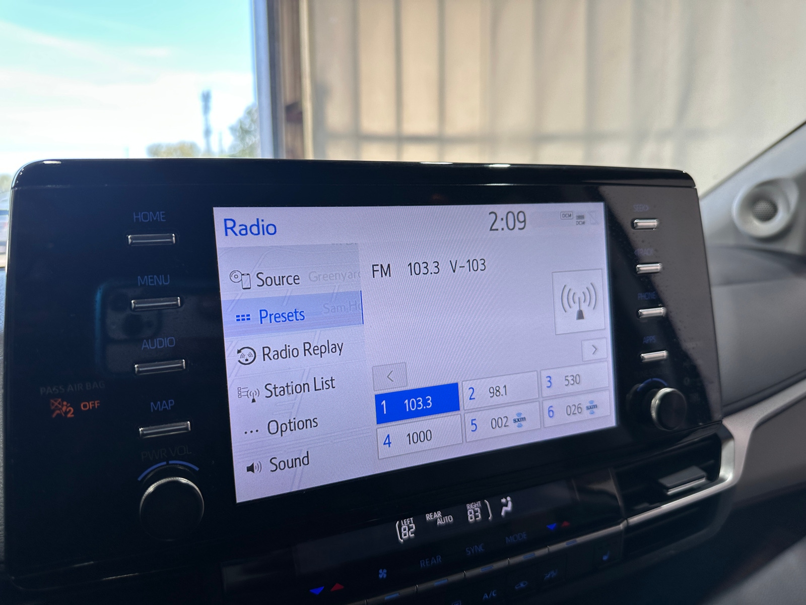 Thumbnail: 2024 Toyota Sienna - 3