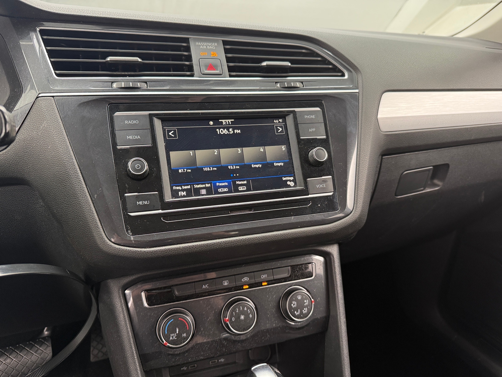 Thumbnail: 2021 Volkswagen Tiguan - 4