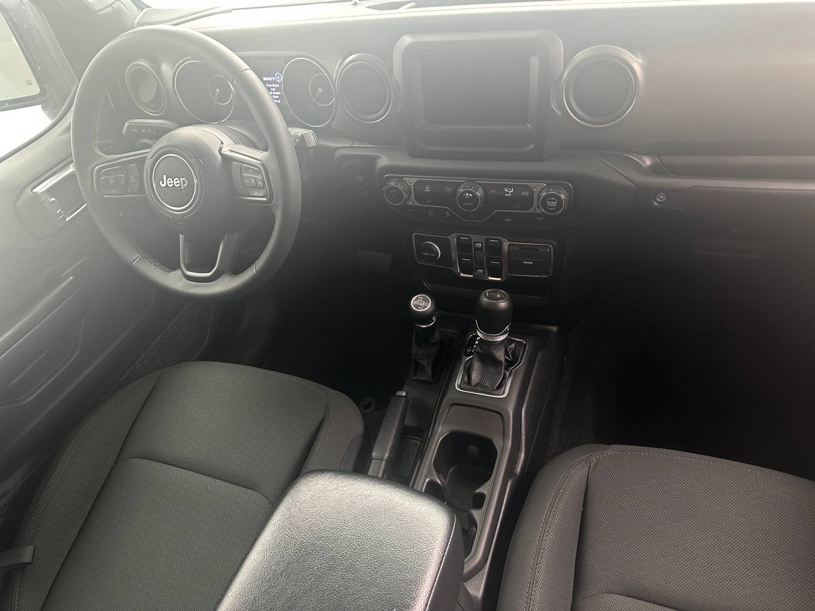 Thumbnail: 2023 Jeep Gladiator - 3