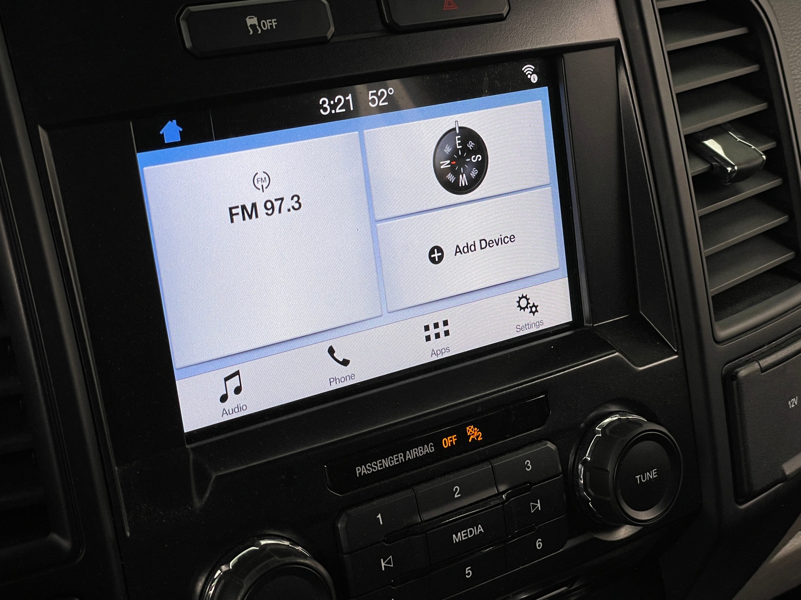 Thumbnail: 2017 Ford Econoline - 4