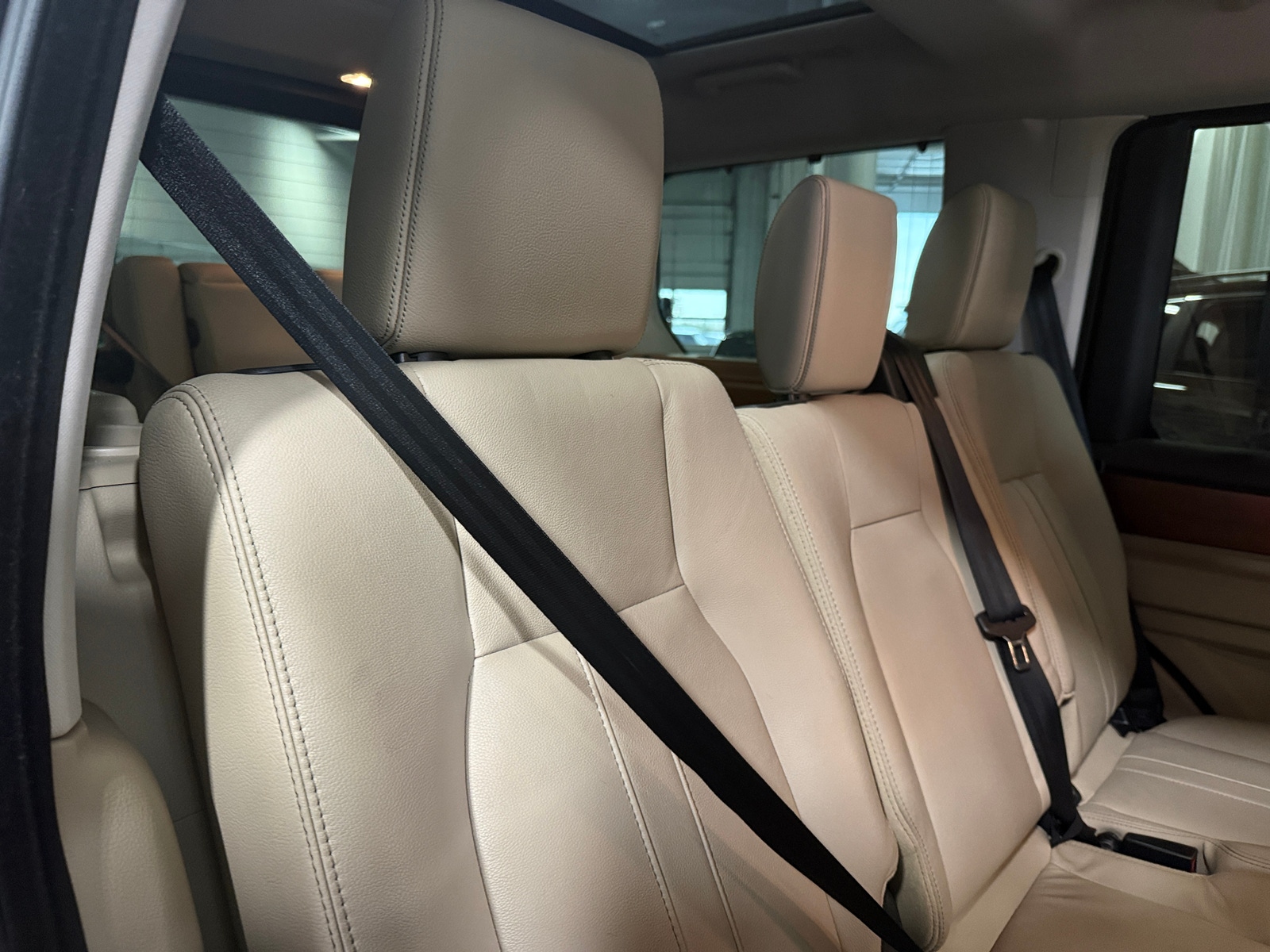 Thumbnail: 2016 Land Rover LR4 - 5